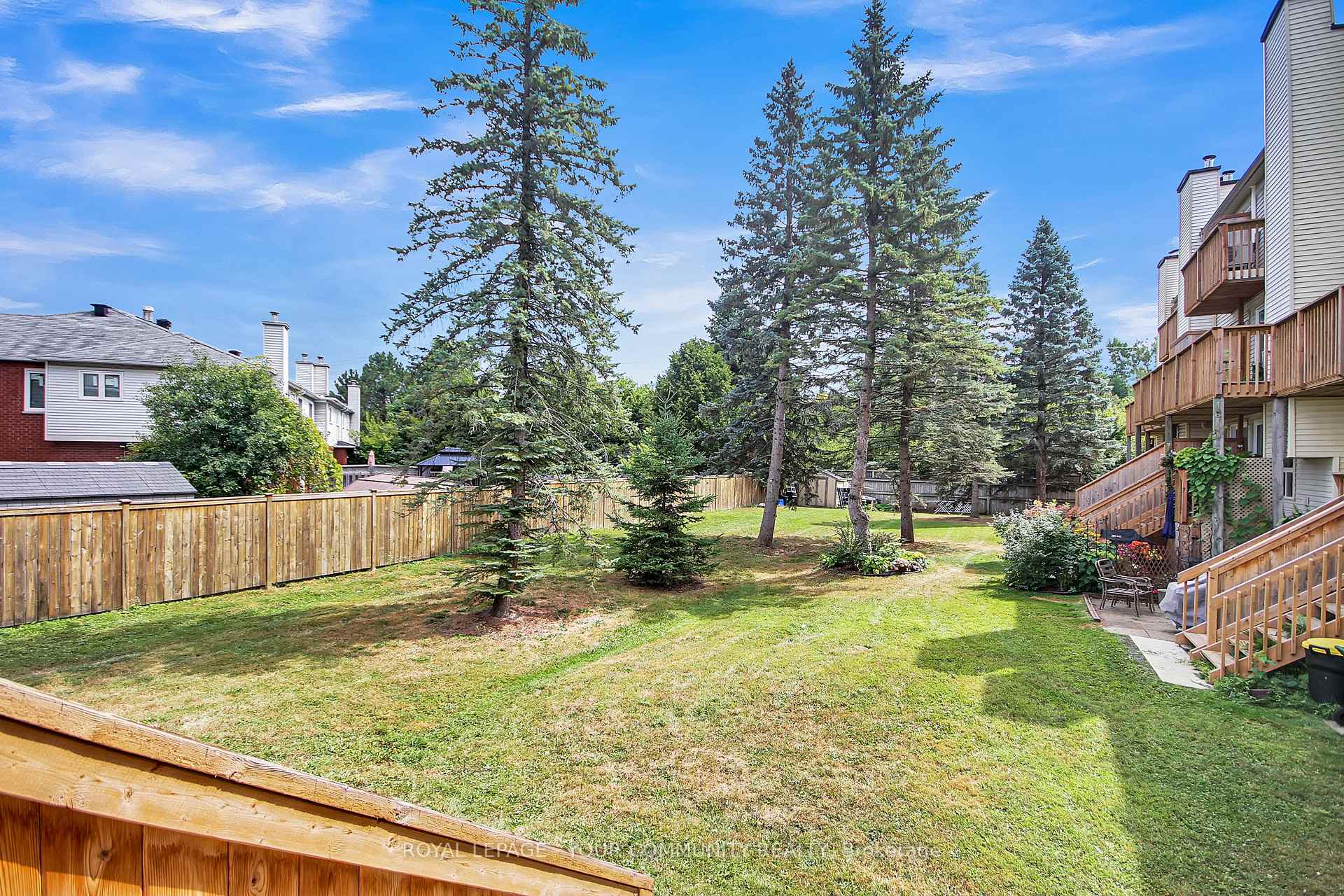 Photo 25 of 402 Briston Private, Ottawa, Hunt Club Park — HOMEH