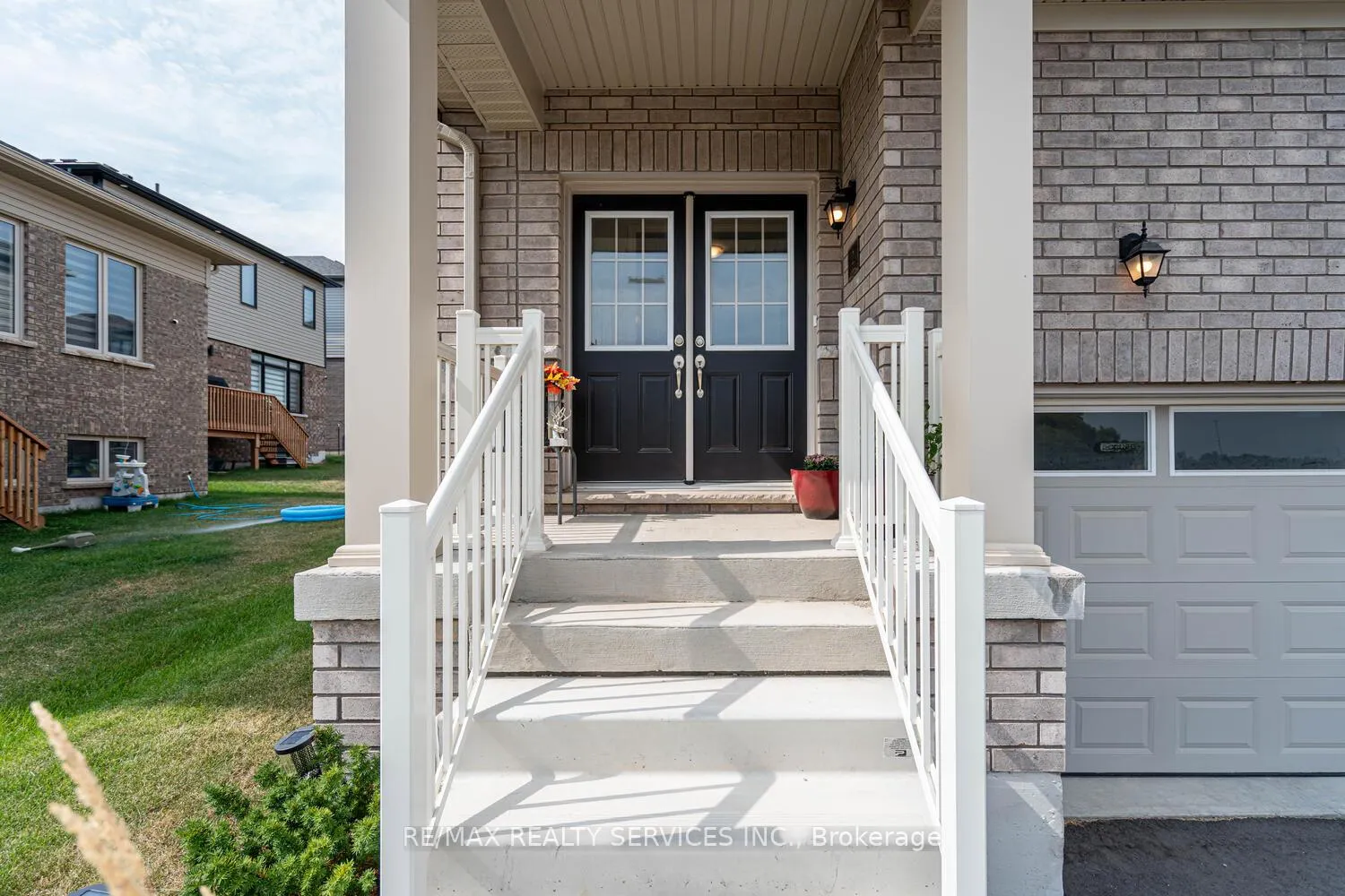 Photo 3 of 2 Blaney Street, Brant, South Dumfries — HOMEH