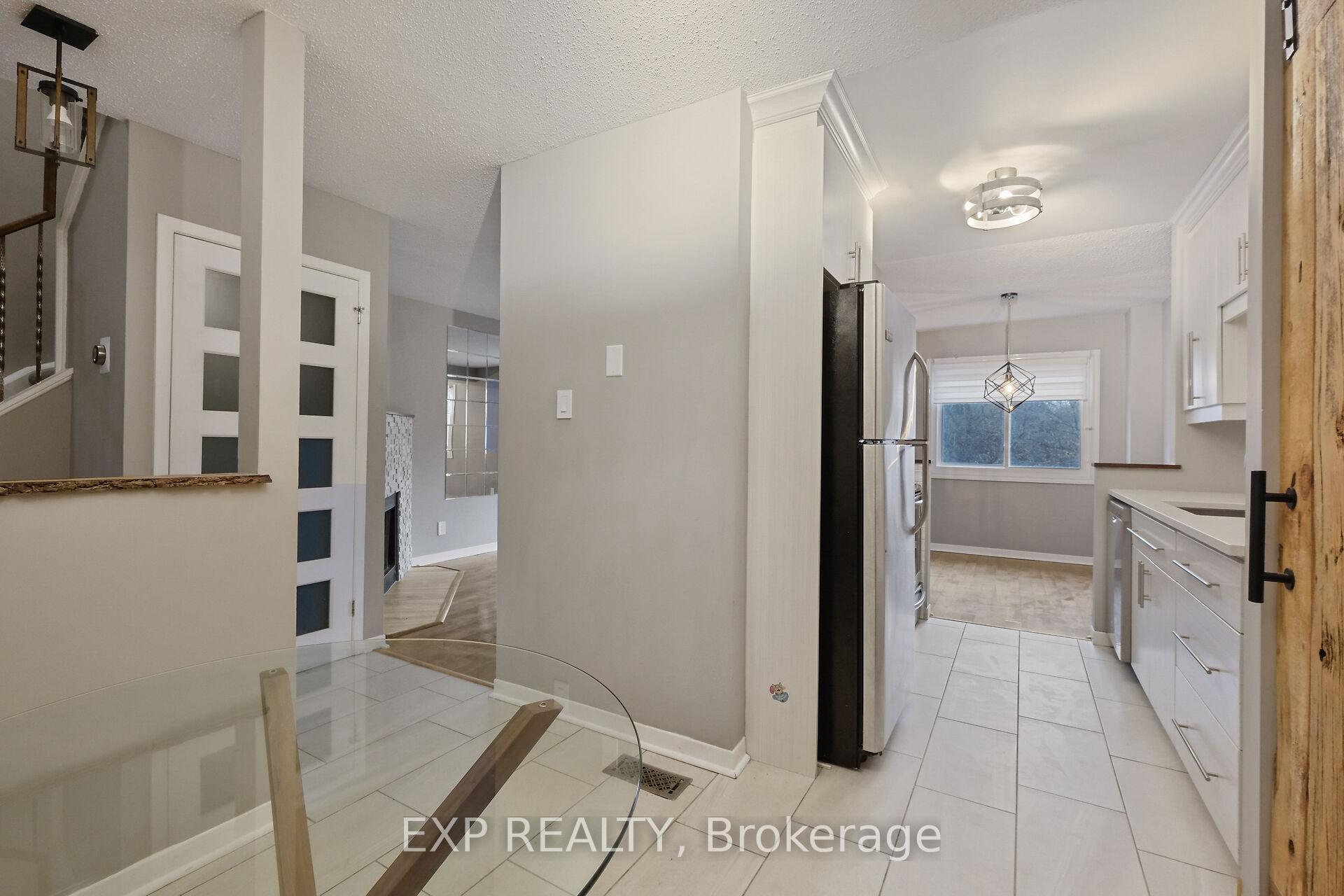 Photo 11 of 2133 Orient Park Drive, Ottawa, Blackburn Hamlet (South) — HOMEH