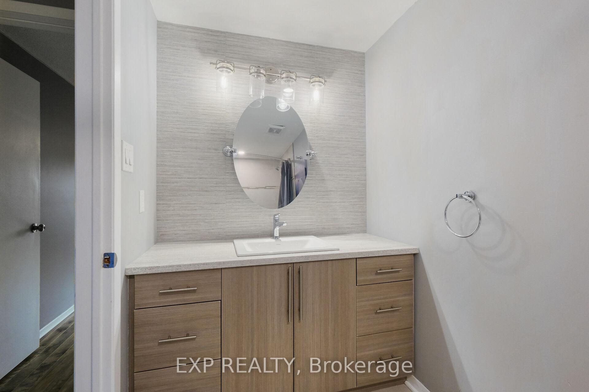 Photo 19 of 2133 Orient Park Drive, Ottawa, Blackburn Hamlet (South) — HOMEH