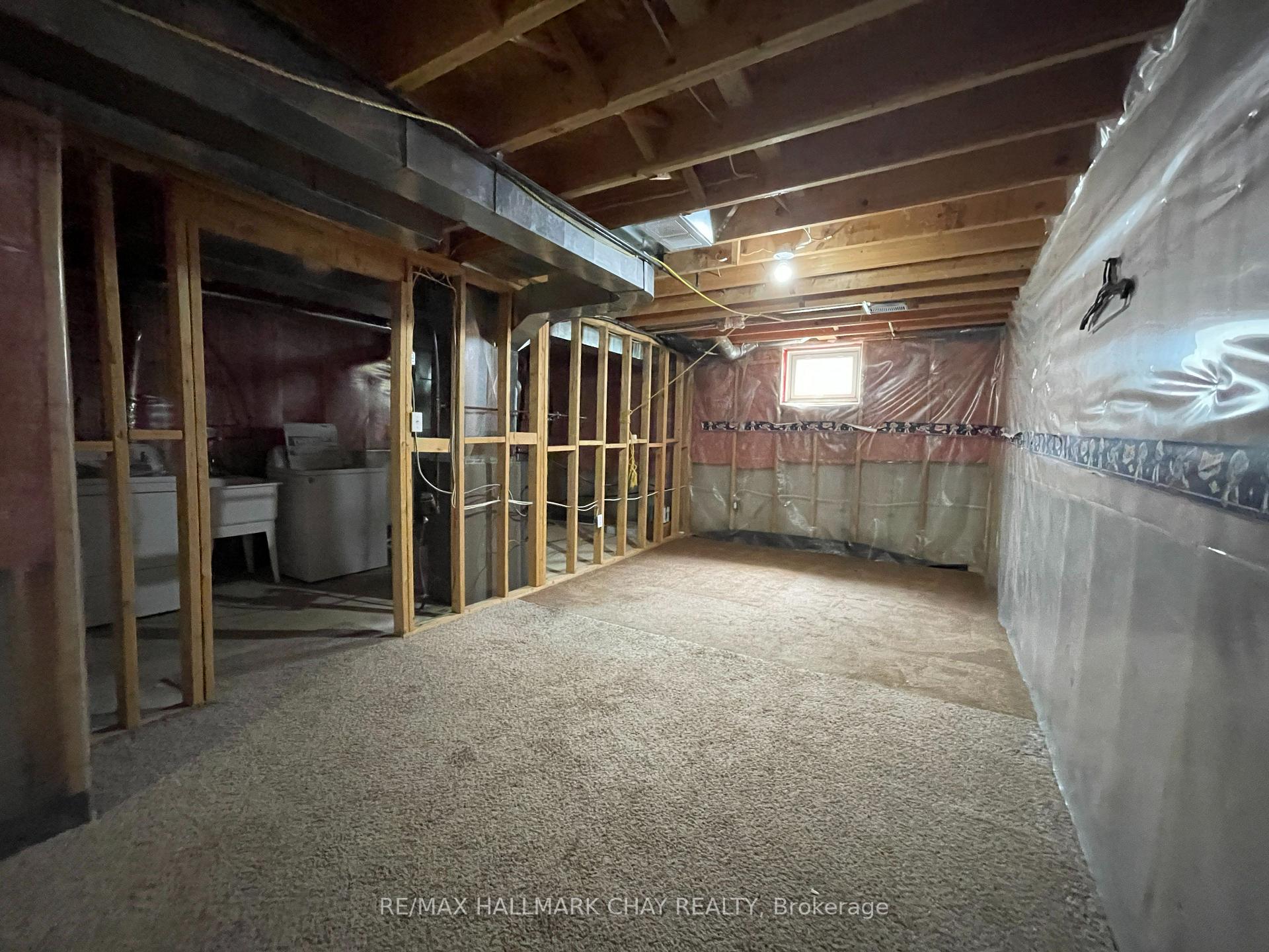 Photo 16 of 15 Coronation Parkway, Barrie, Innis-Shore — HOMEH