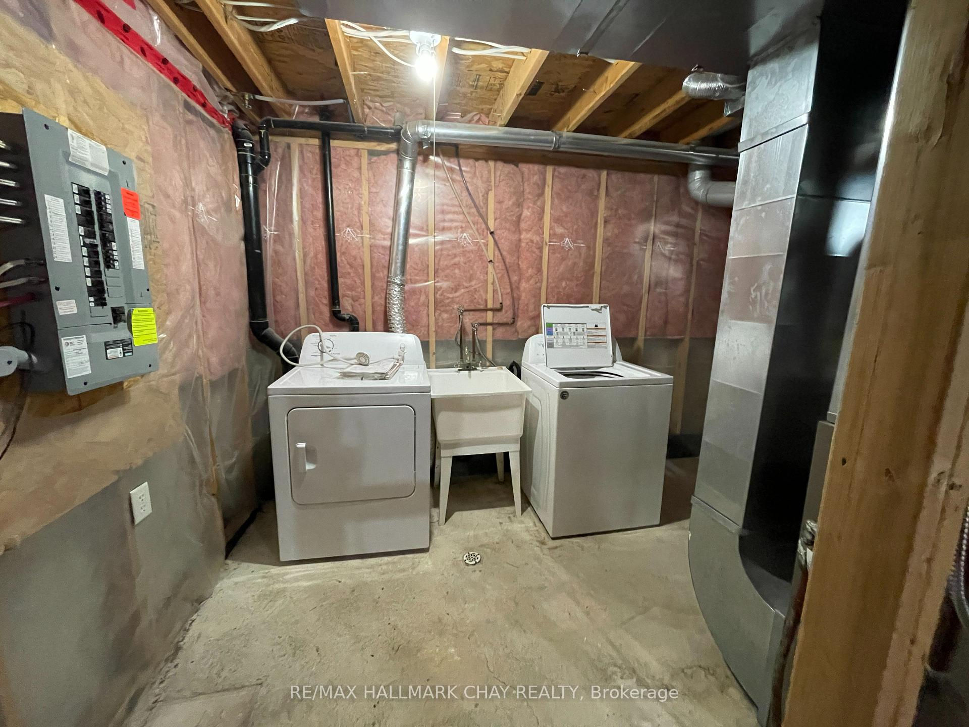 Photo 18 of 15 Coronation Parkway, Barrie, Innis-Shore — HOMEH