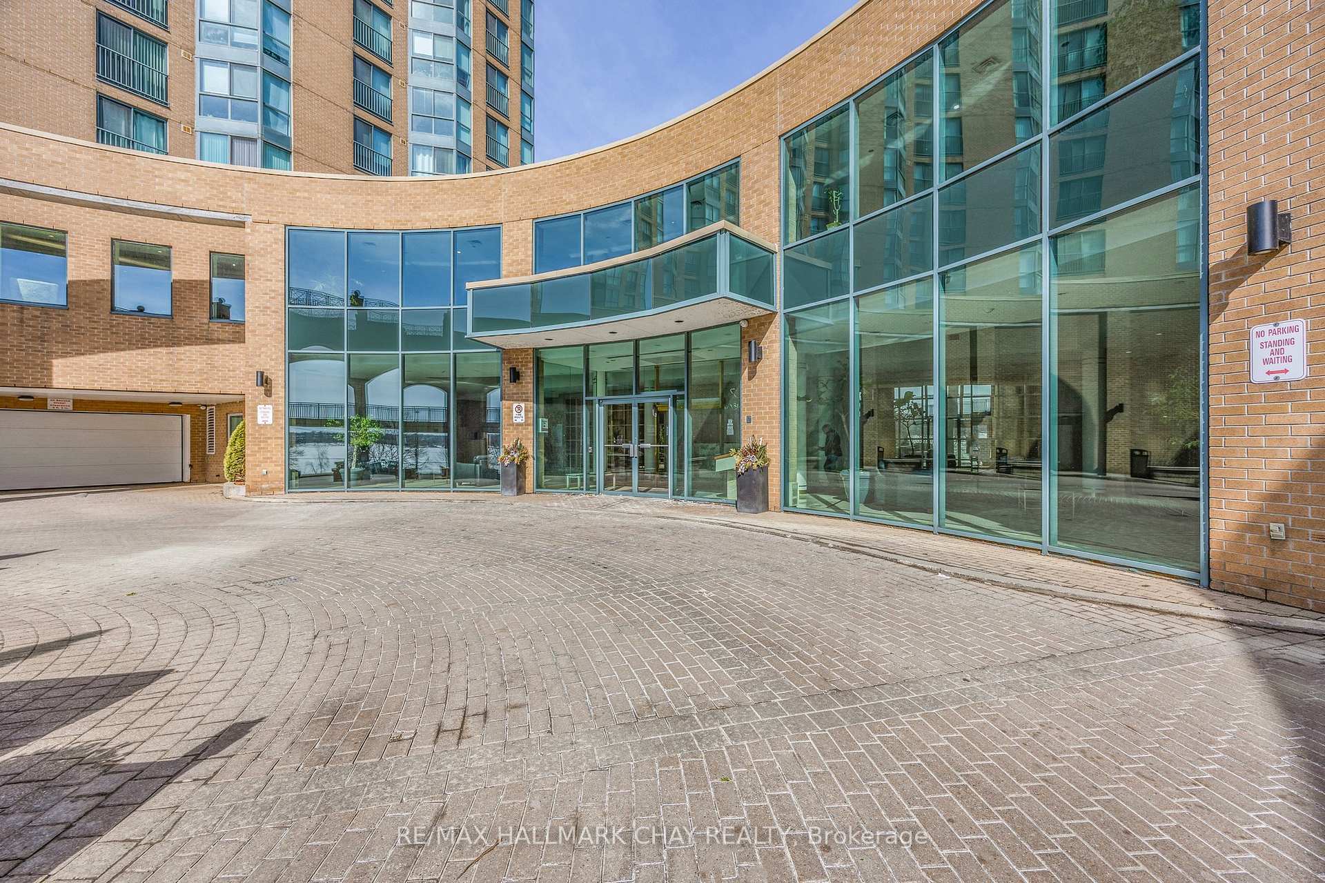 Photo 2 of Unit 811, 140 Dunlop Street E, Barrie, City Centre — HOMEH