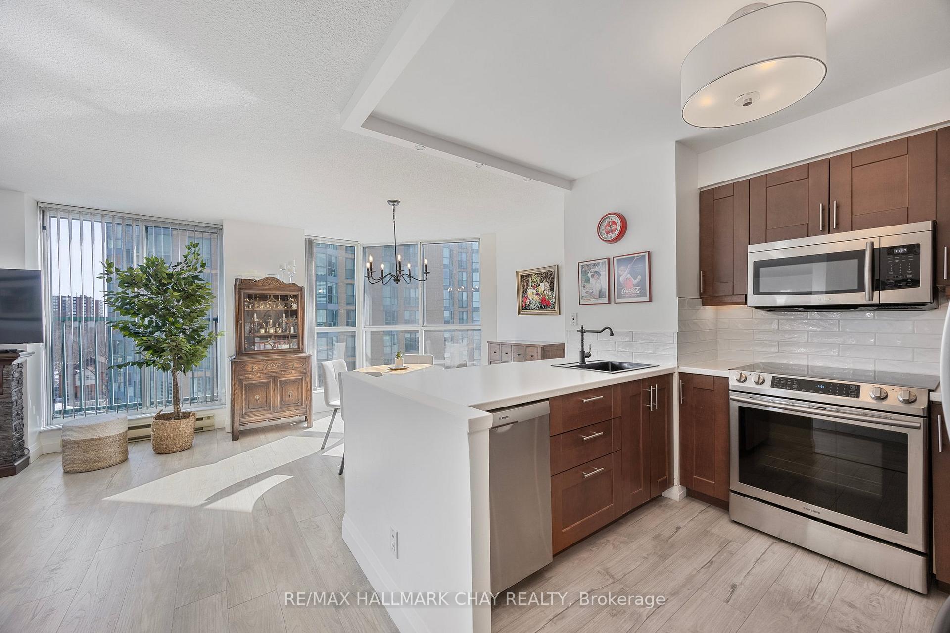 Photo 8 of Unit 811, 140 Dunlop Street E, Barrie, City Centre — HOMEH