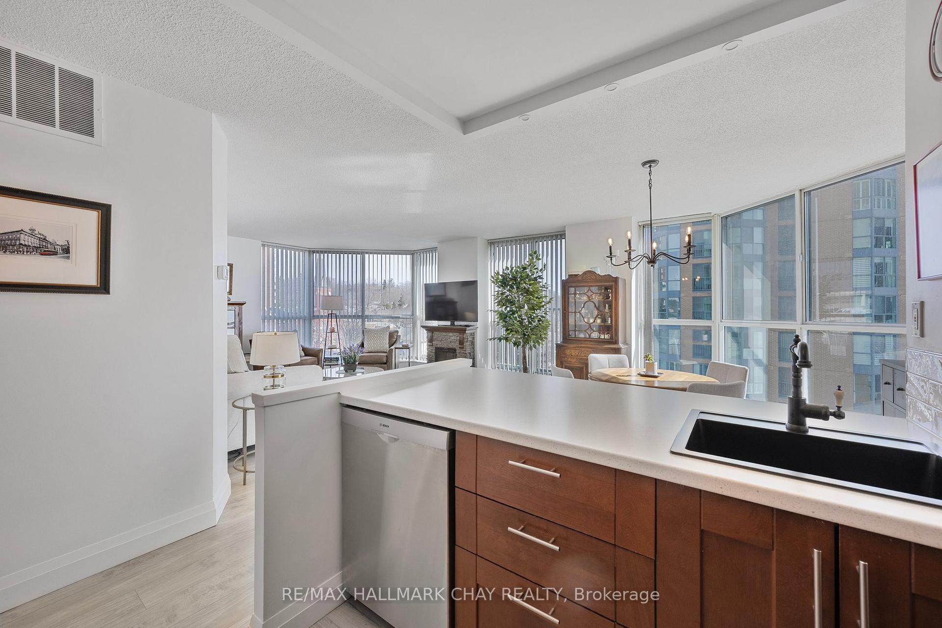 Photo 10 of Unit 811, 140 Dunlop Street E, Barrie, City Centre — HOMEH