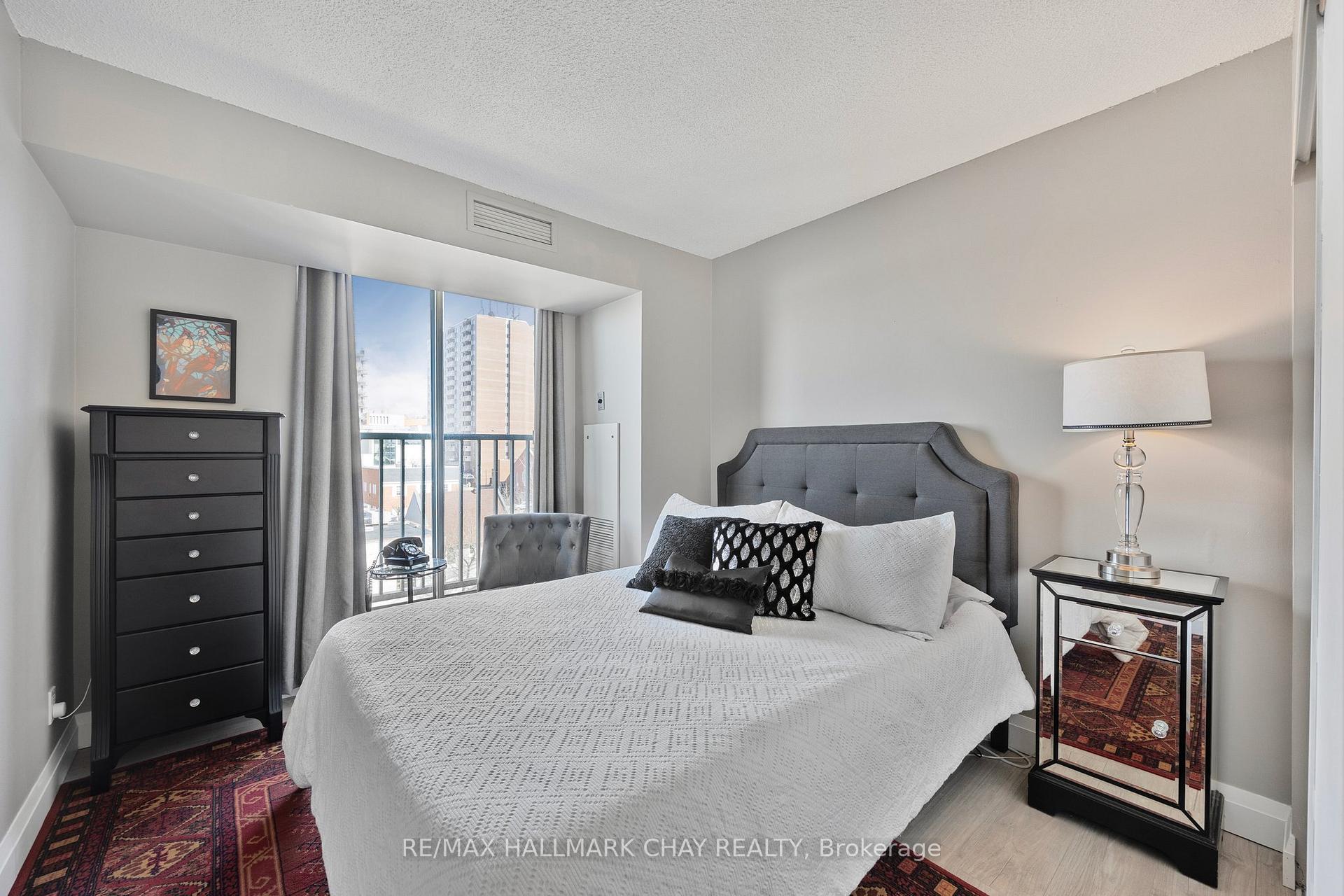 Photo 21 of Unit 811, 140 Dunlop Street E, Barrie, City Centre — HOMEH
