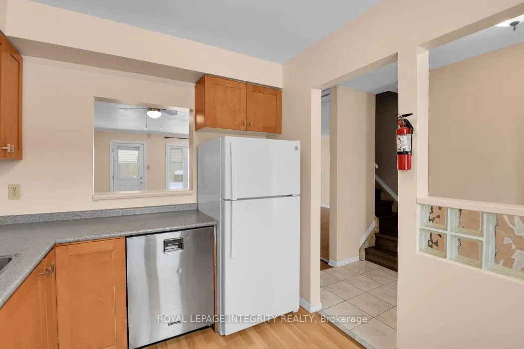 Photo 11 of 1312 Alness Court, Ottawa, Pineview — HOMEH