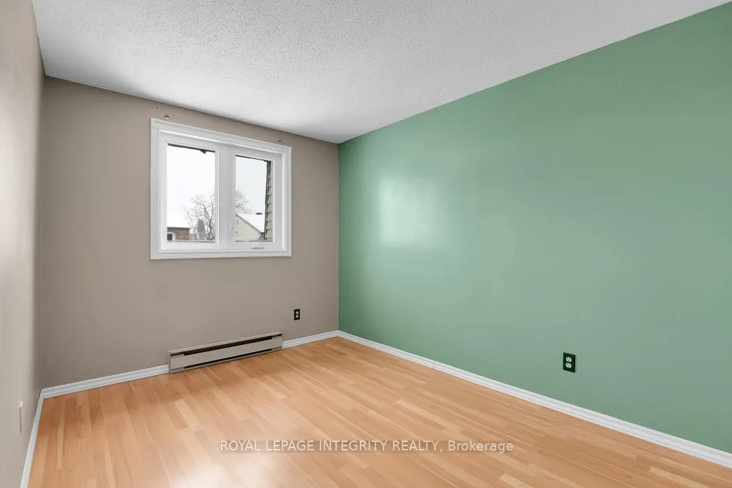 Photo 16 of 1312 Alness Court, Ottawa, Pineview — HOMEH