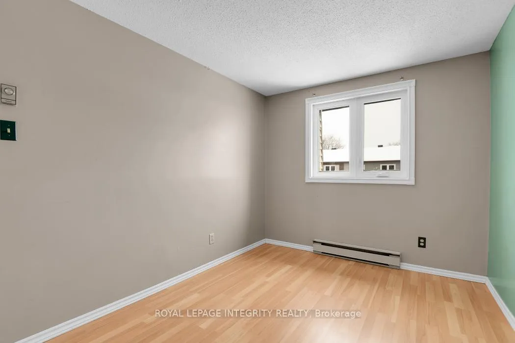 Photo 17 of 1312 Alness Court, Ottawa, Pineview — HOMEH
