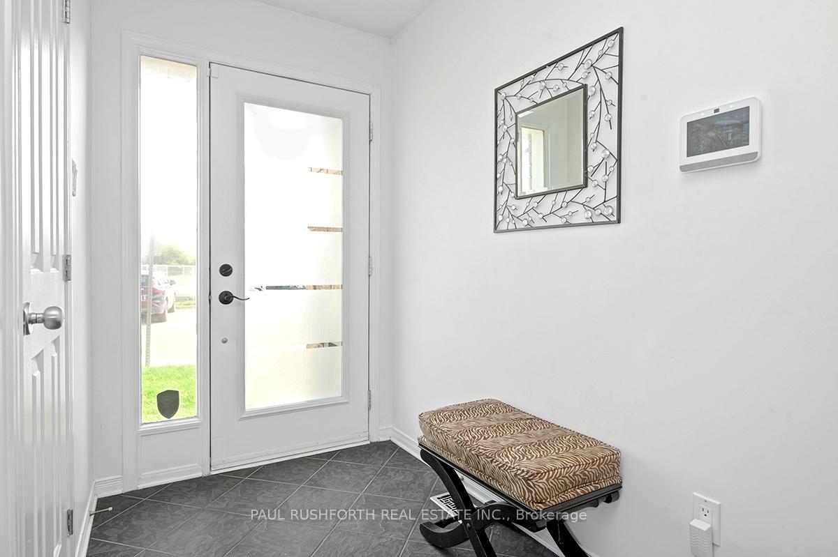Photo 3 of 157 Corinth Private, Ottawa, Merivale Industrial Park/Citiplace — HOMEH