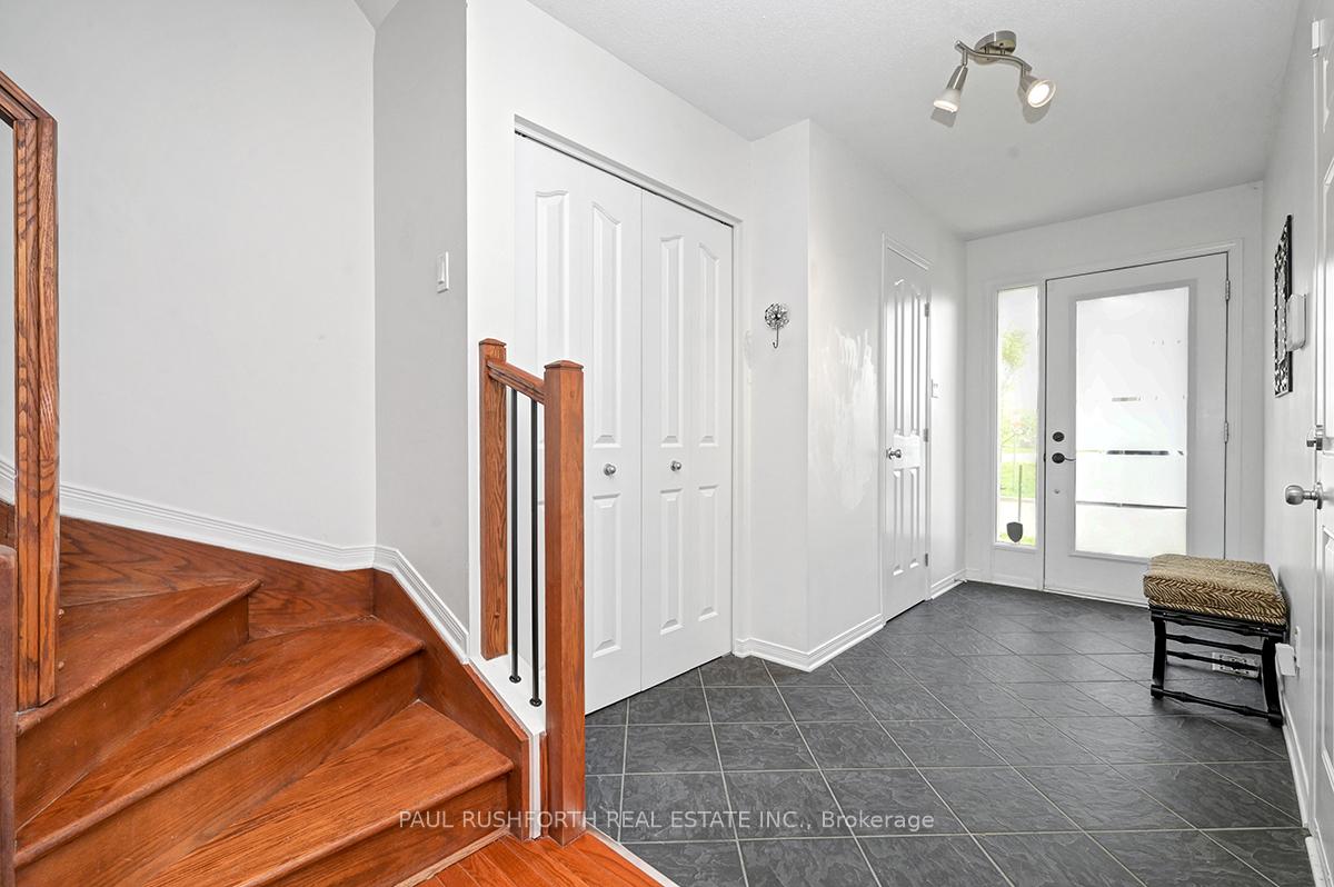 Photo 4 of 157 Corinth Private, Ottawa, Merivale Industrial Park/Citiplace — HOMEH