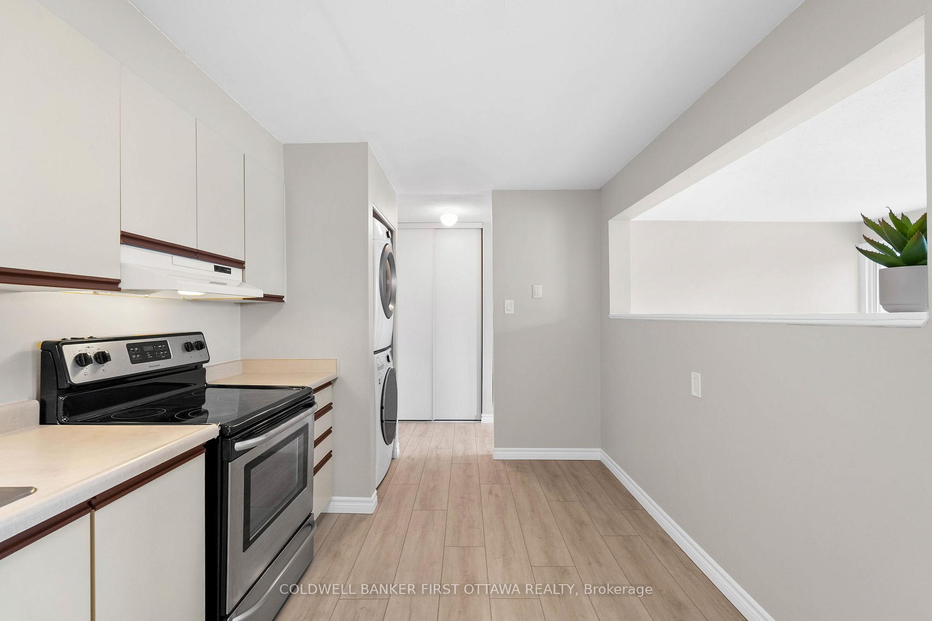 Photo 10 of Unit 400, 216 Viewmount Drive, Ottawa, Borden Farm/Stewart Farm/Carleton Heights/Parkwood Hills — HOMEH