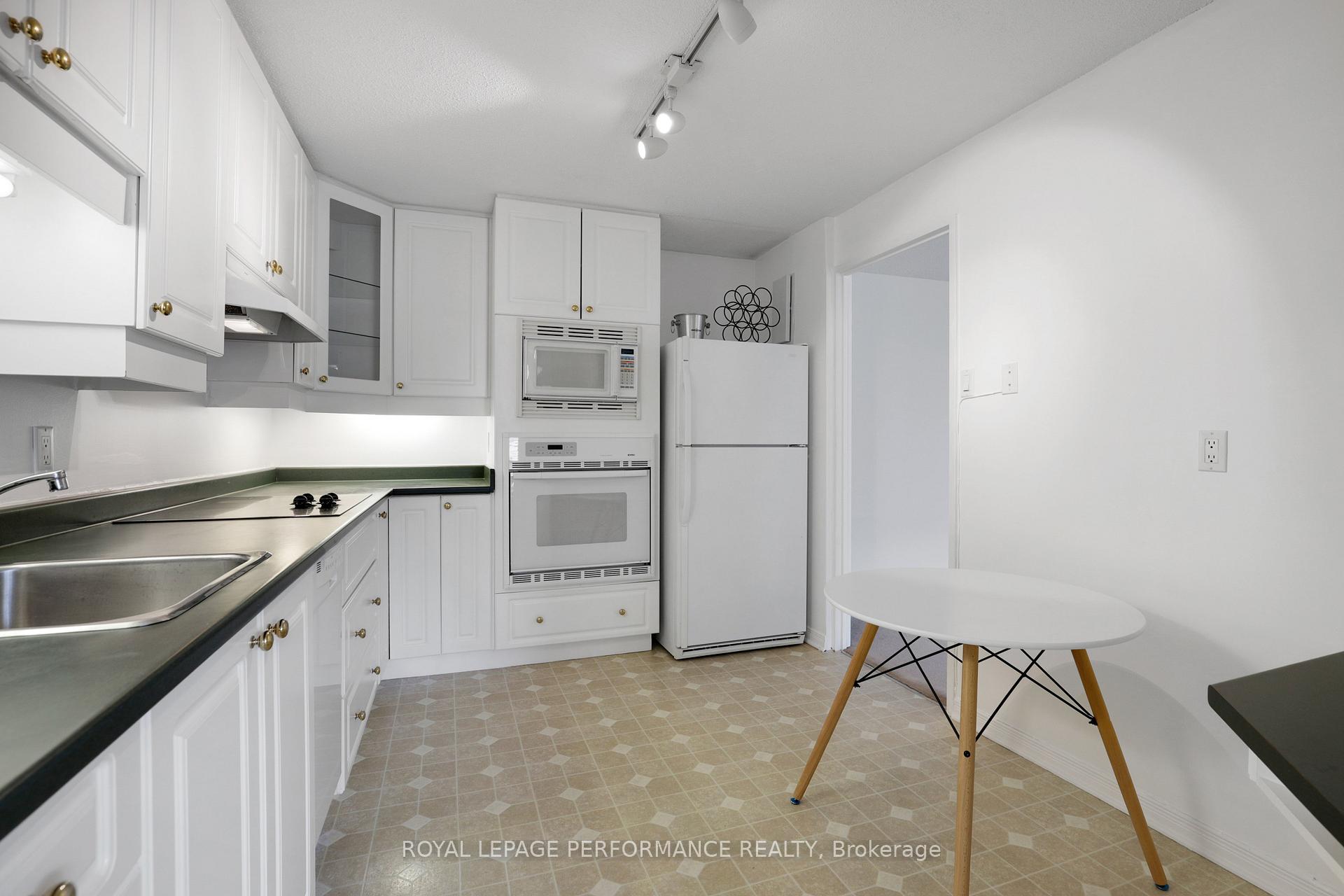 Photo 14 of Unit 802, 1465 Baseline Road, Ottawa, Copeland Park — HOMEH