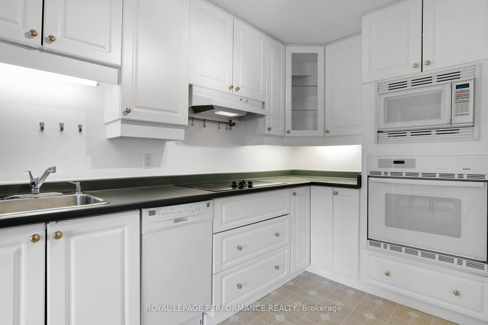 Photo 17 of Unit 802, 1465 Baseline Road, Ottawa, Copeland Park — HOMEH
