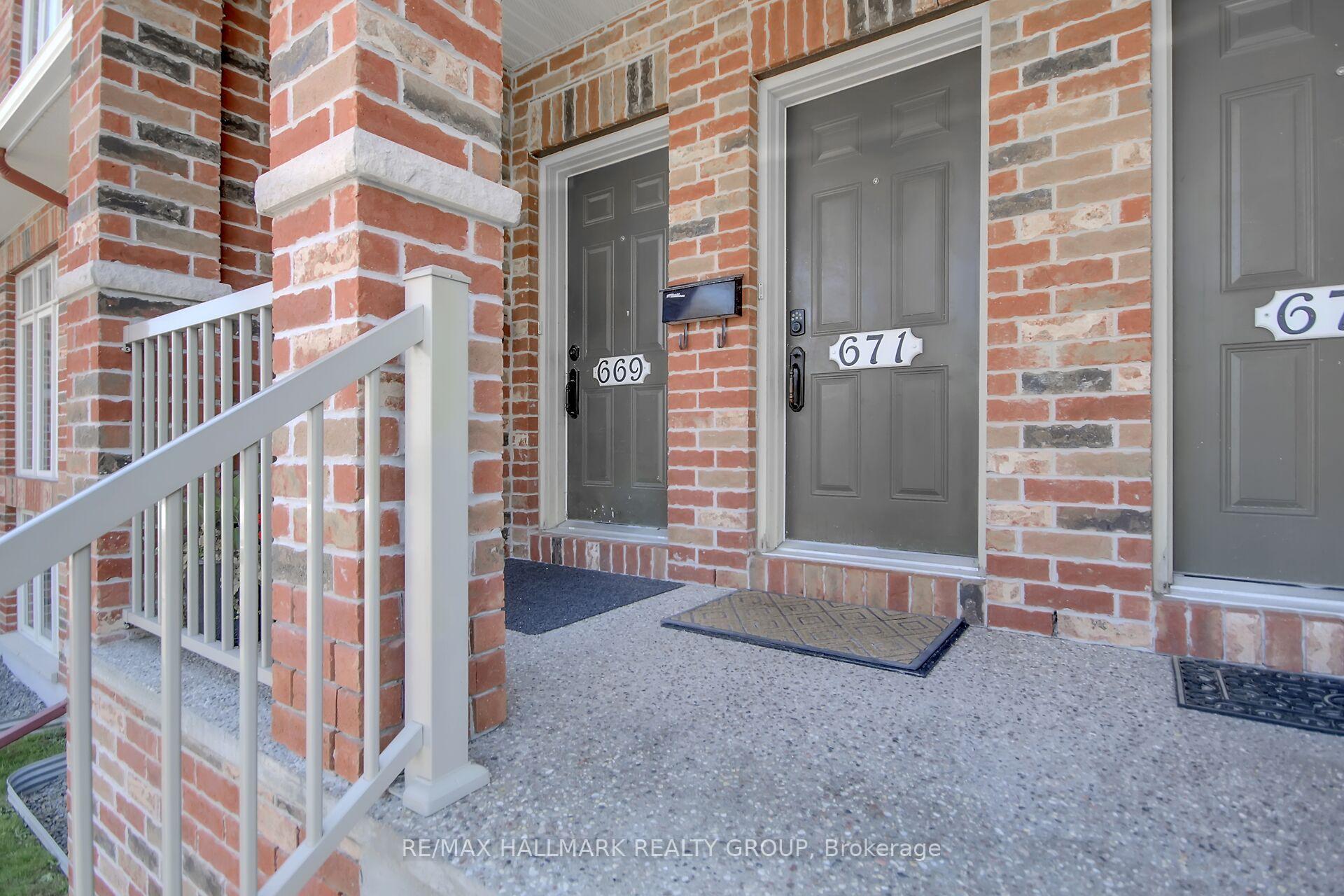 Photo 2 of Unit 9, 671 Reardon Private, Ottawa, Heron Gate/Industrial Park — HOMEH