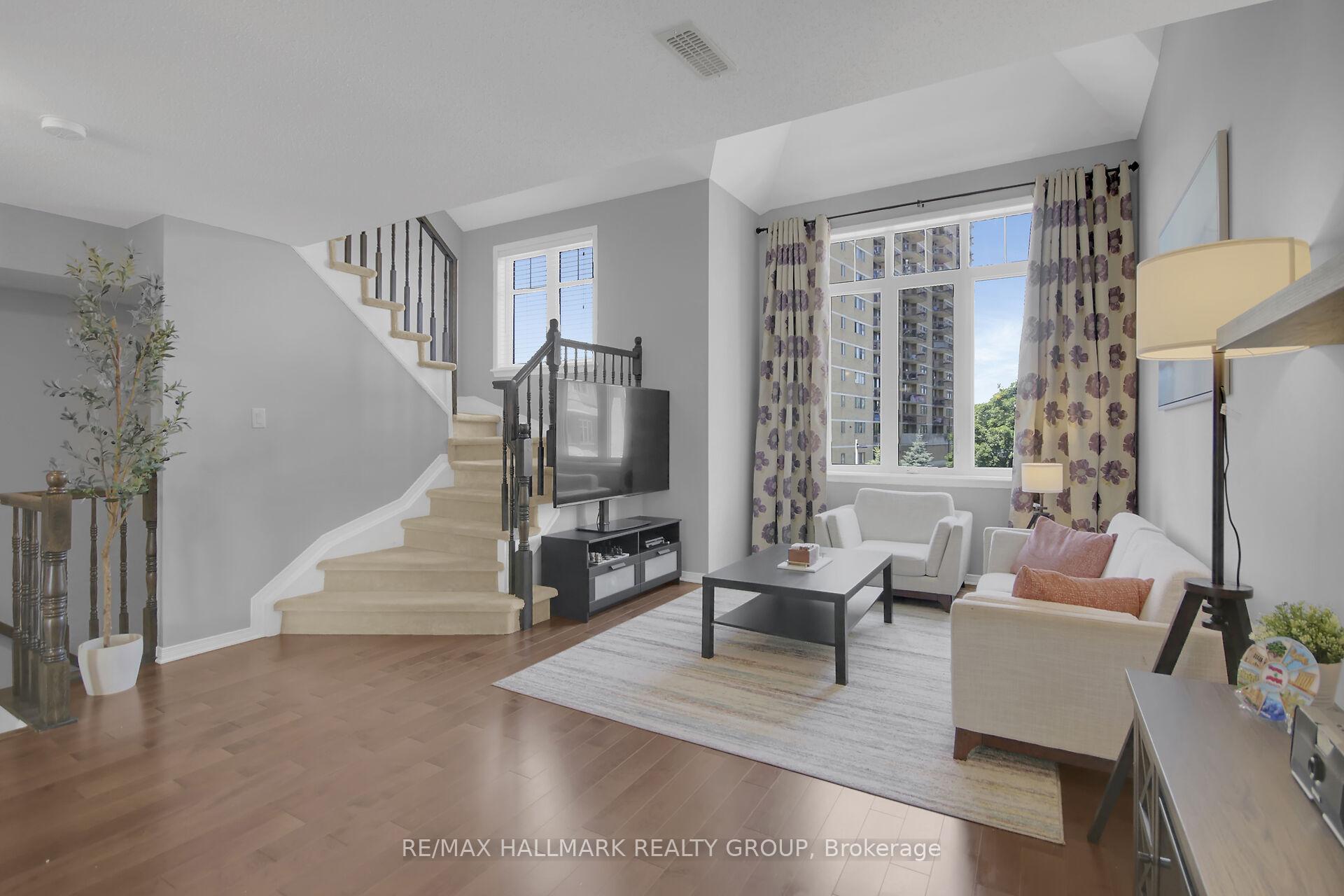 Photo 8 of Unit 9, 671 Reardon Private, Ottawa, Heron Gate/Industrial Park — HOMEH
