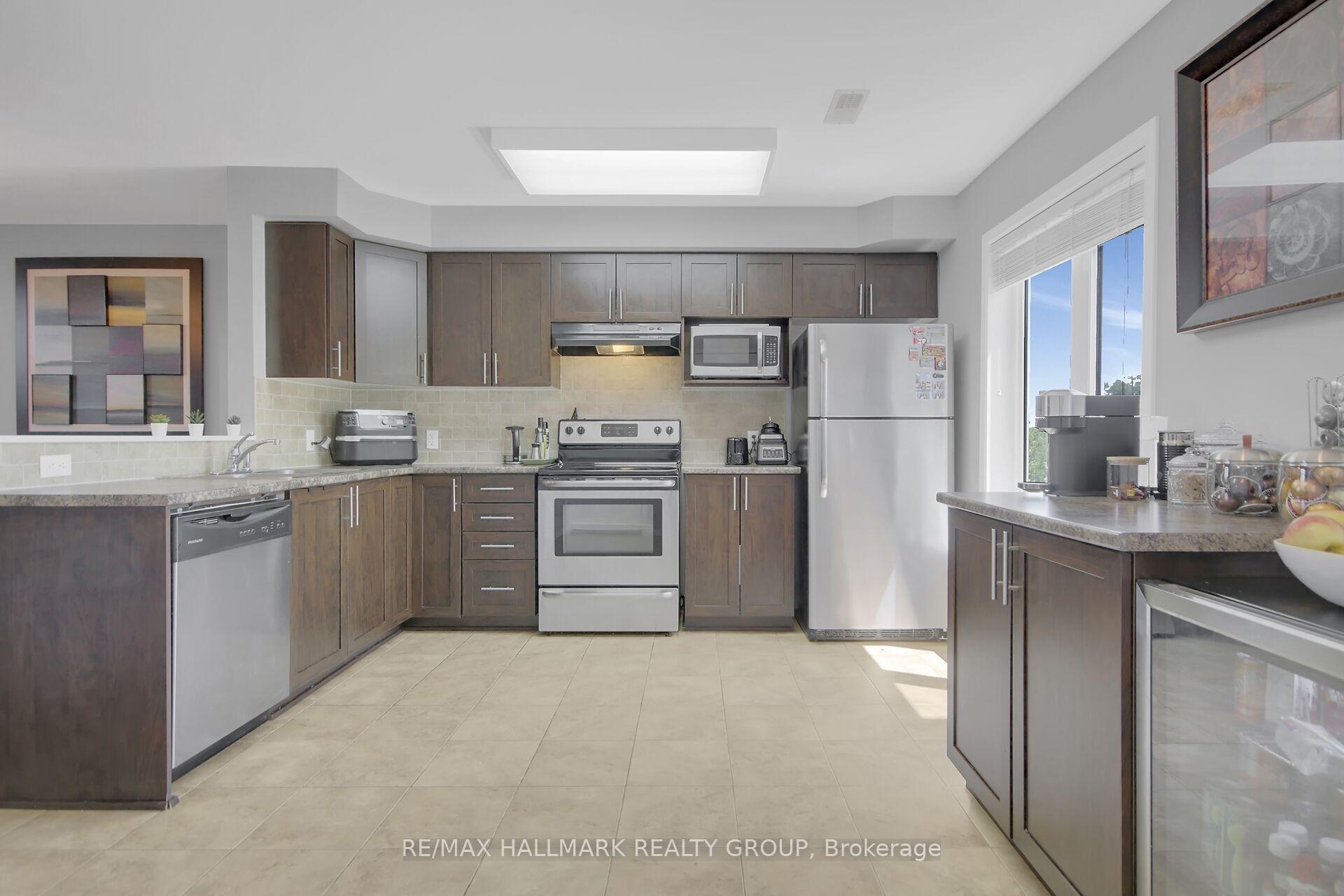 Photo 14 of Unit 9, 671 Reardon Private, Ottawa, Heron Gate/Industrial Park — HOMEH