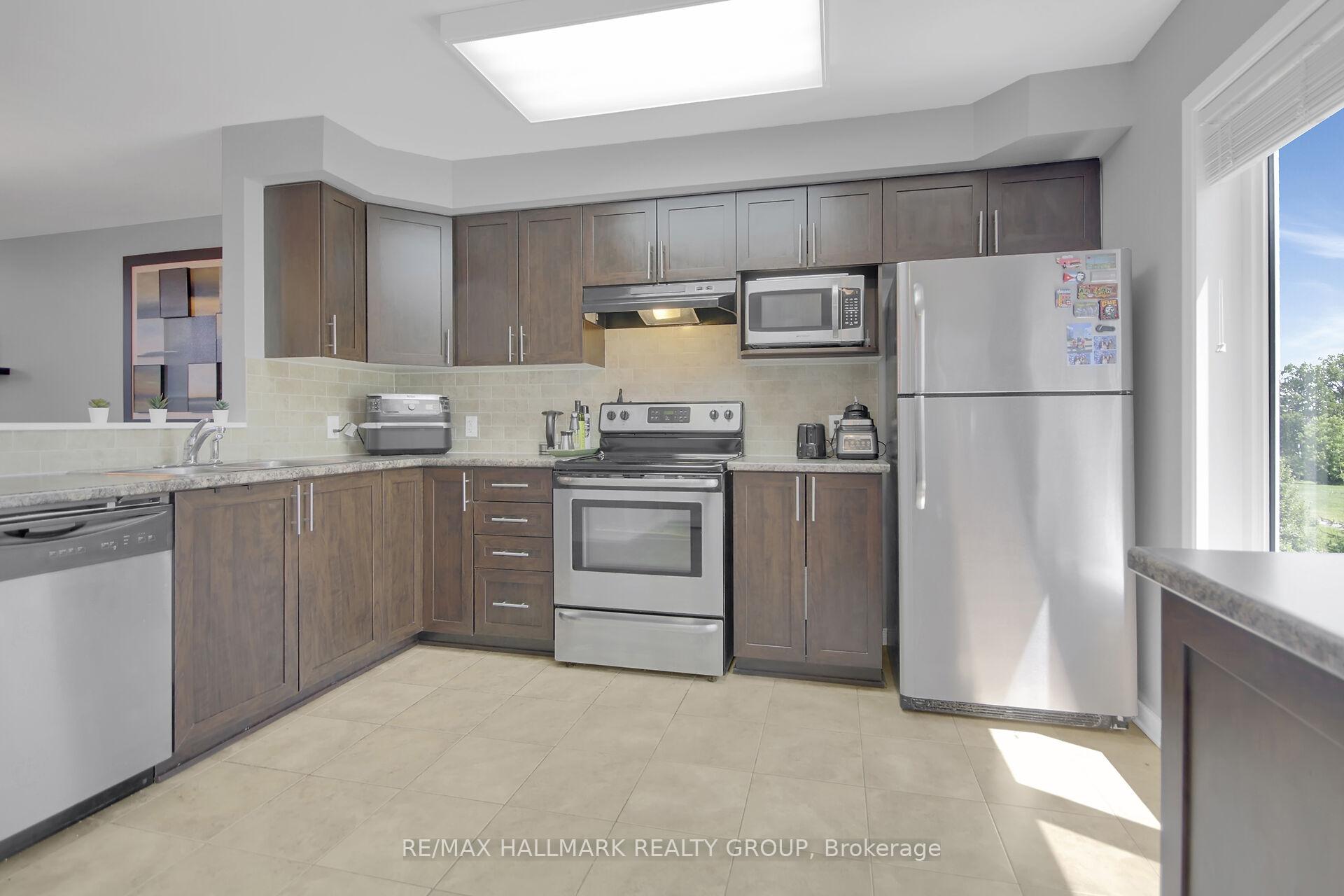 Photo 15 of Unit 9, 671 Reardon Private, Ottawa, Heron Gate/Industrial Park — HOMEH