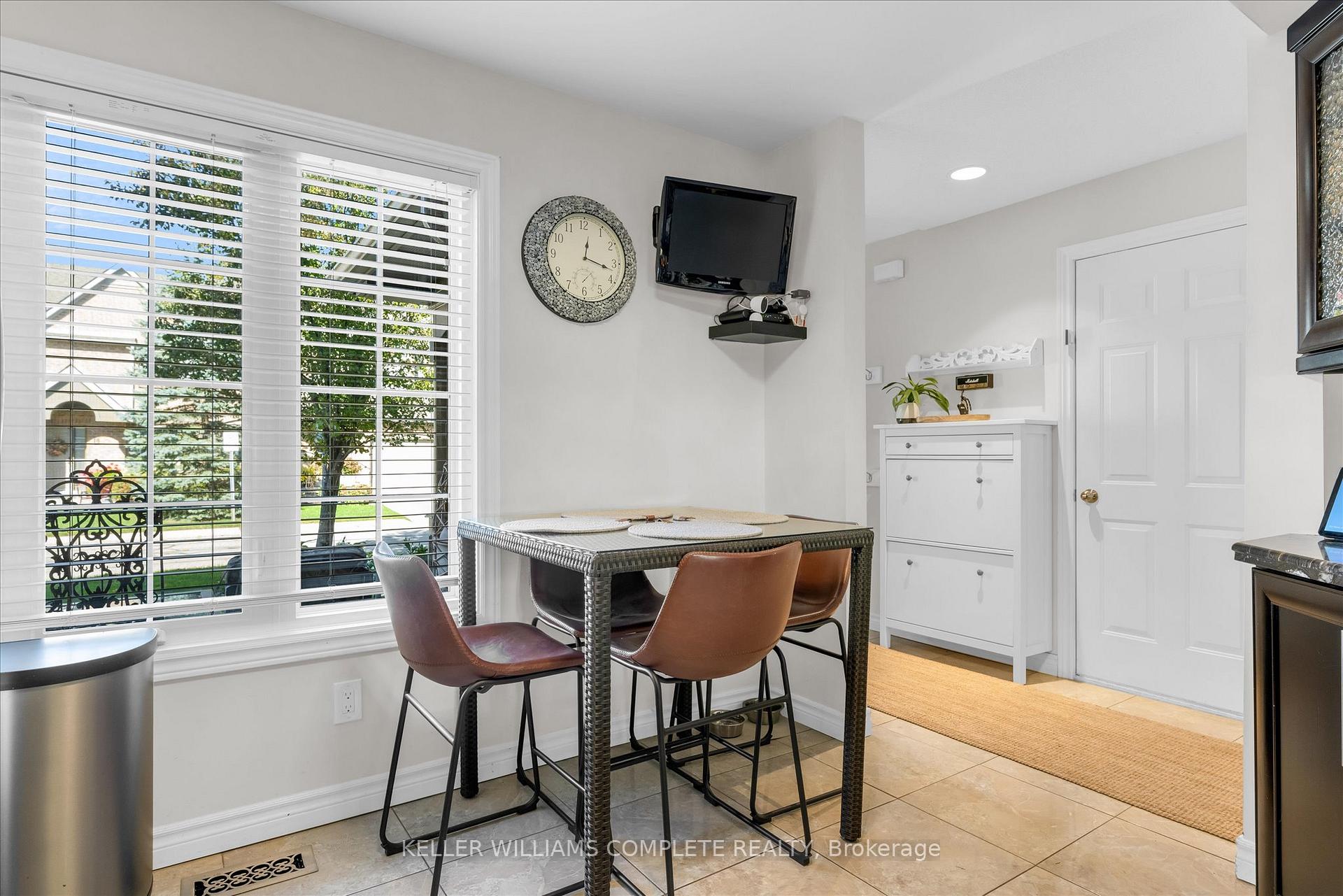 Photo 9 of Unit 14, 286 Hamilton Drive, Hamilton, Ancaster — HOMEH