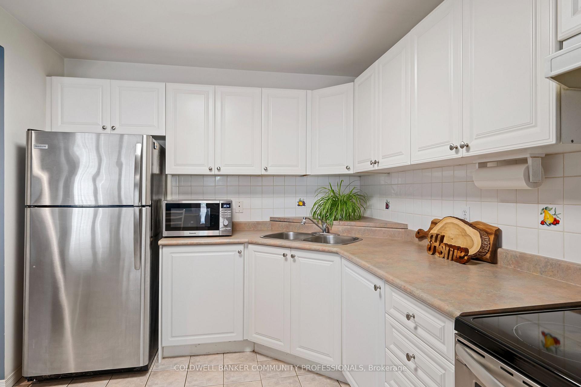 Photo 9 of Unit 14, 1809 Upper Wentworth Street, Hamilton, Chappel — HOMEH