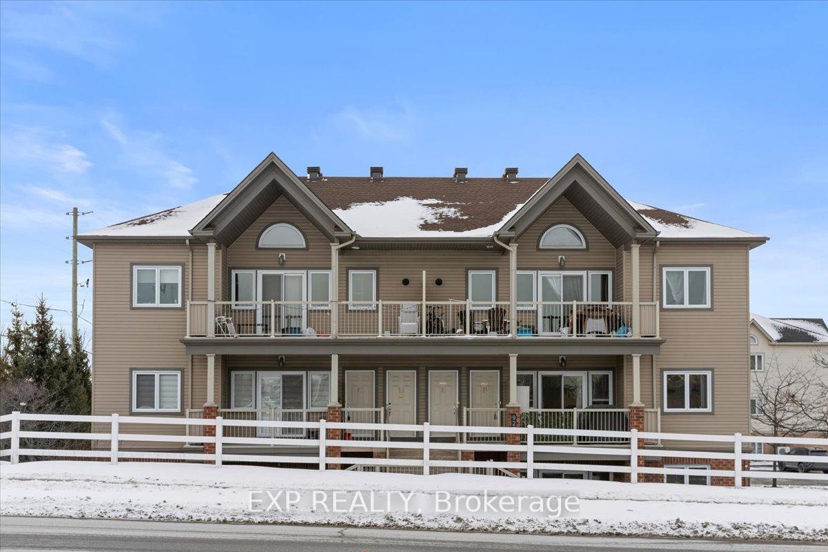 Front of Unit F, 920 White Alder Avenue