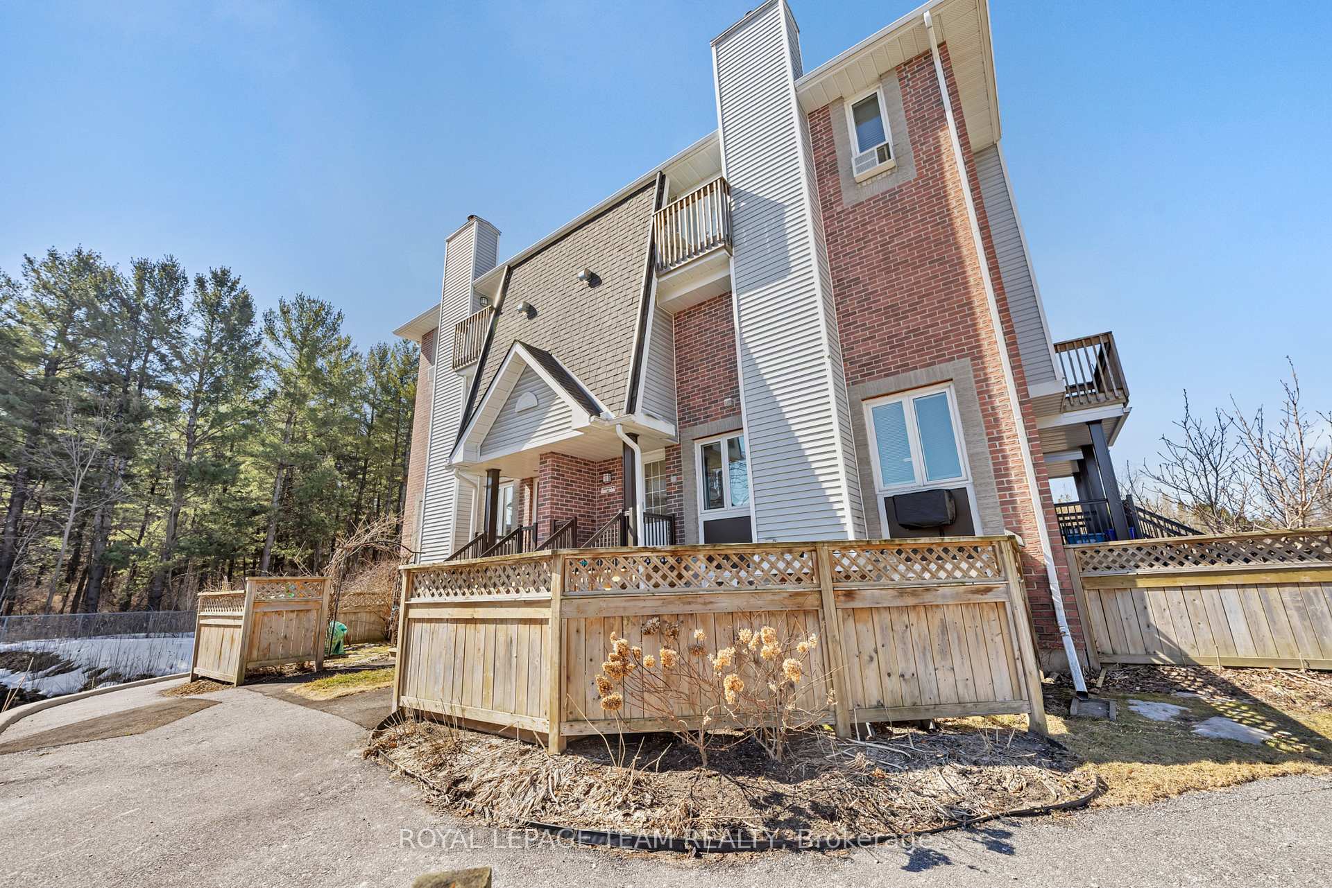 Front of Unit 5, 5 Timberview Way