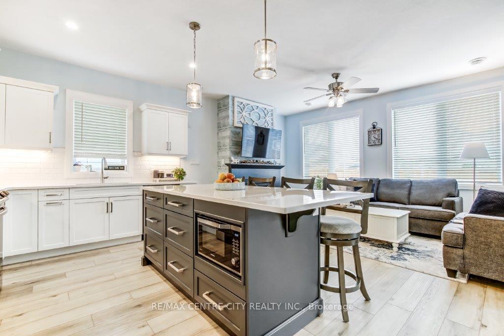 Photo 9 of 416 Breakwater Boulevard, Central Elgin, Rural Central Elgin — HOMEH