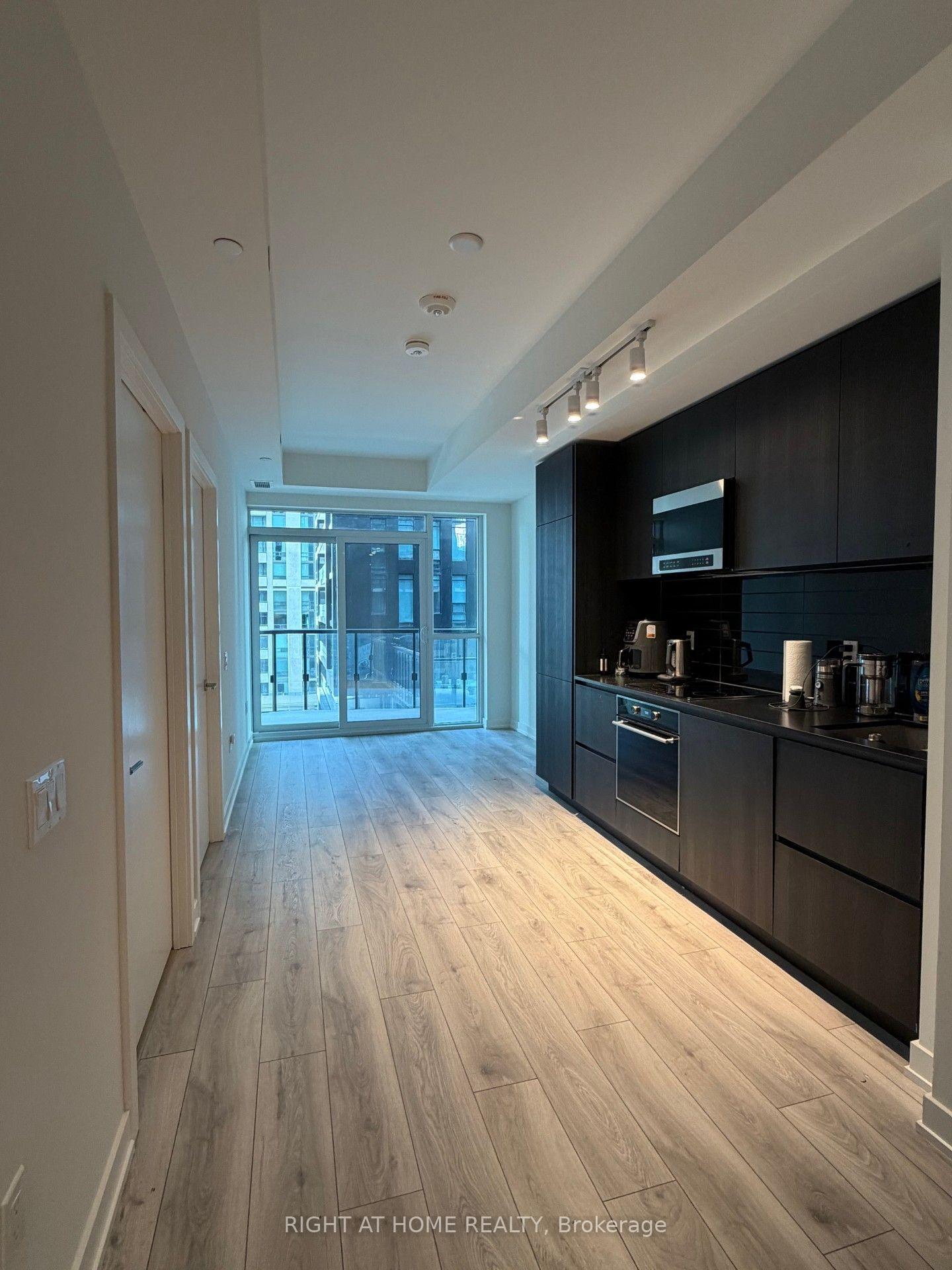 Photo 1 of Unit 703, 110 Broadway Avenue, Toronto, Mount Pleasant West — HOMEH