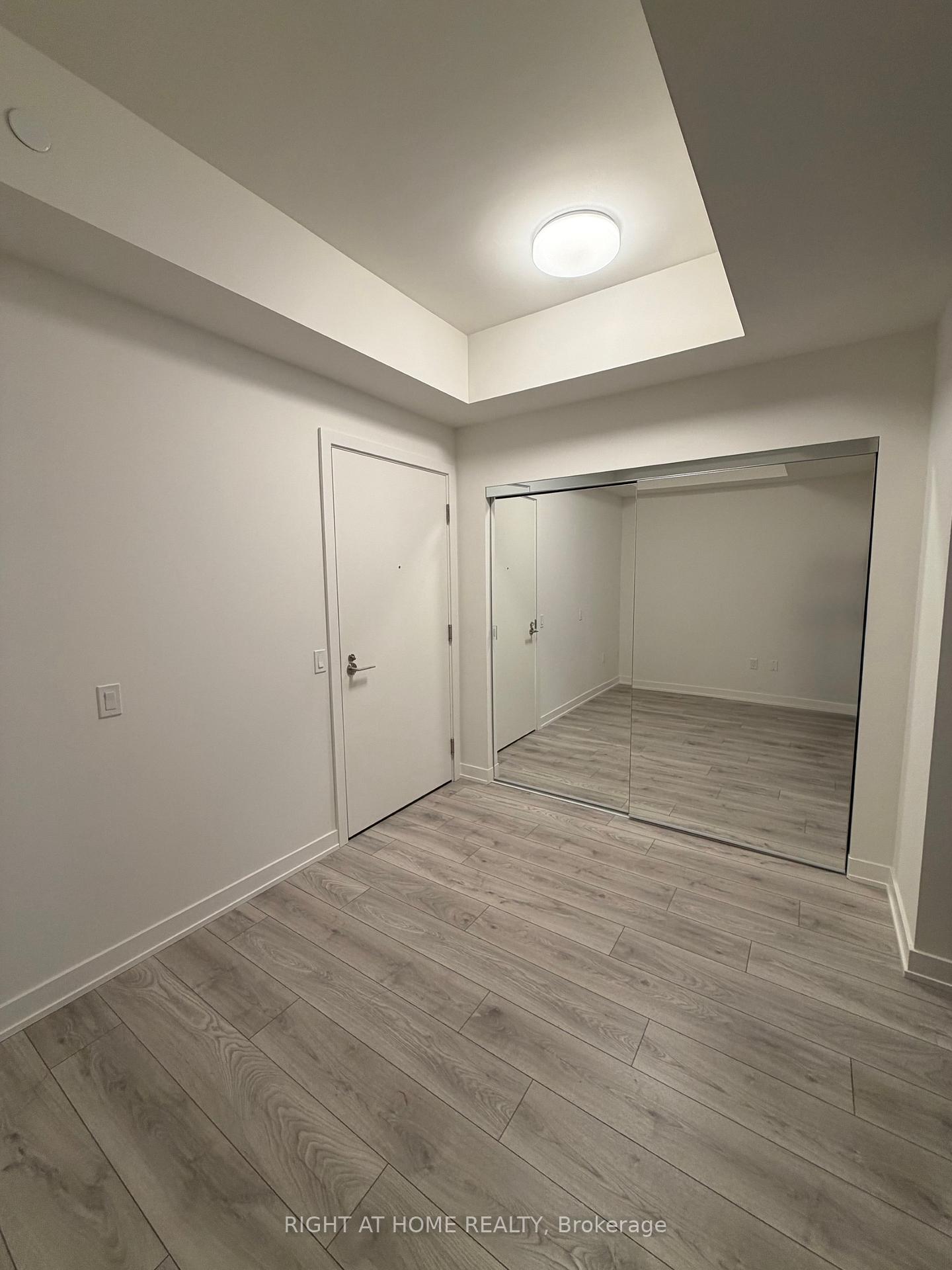 Photo 2 of Unit 703, 110 Broadway Avenue, Toronto, Mount Pleasant West — HOMEH