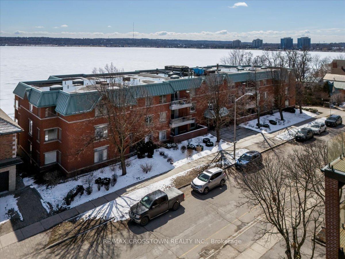 Photo 2 of Unit 301, 21 Kempenfelt Drive, Barrie, North Shore — HOMEH
