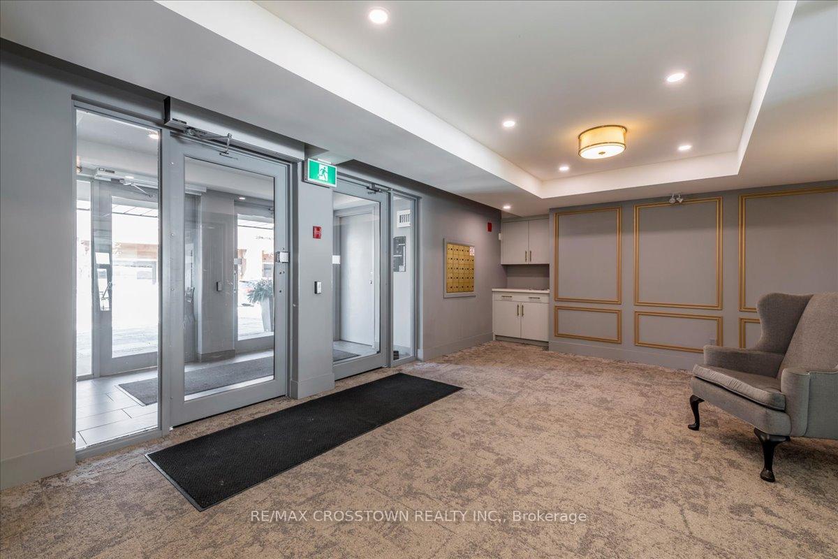 Photo 3 of Unit 301, 21 Kempenfelt Drive, Barrie, North Shore — HOMEH