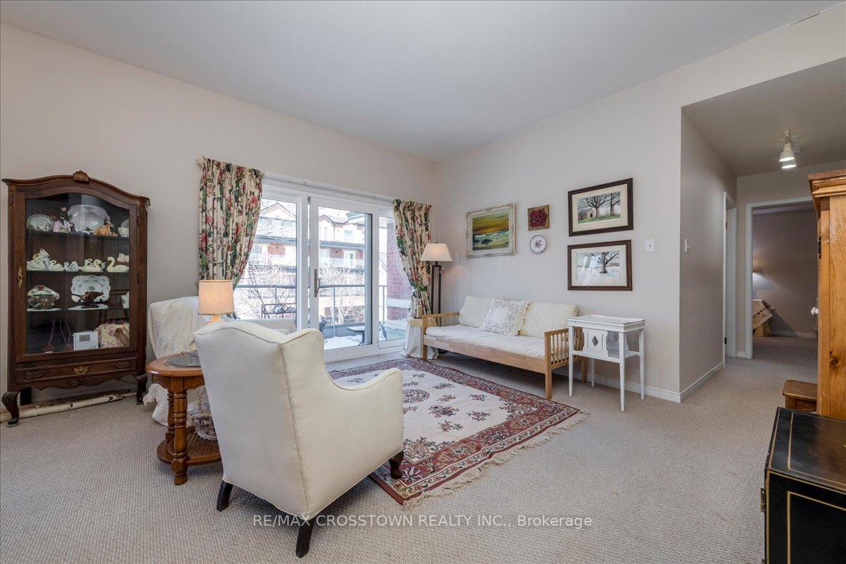 Photo 6 of Unit 301, 21 Kempenfelt Drive, Barrie, North Shore — HOMEH
