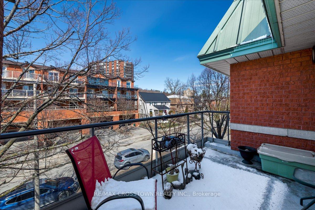 Photo 7 of Unit 301, 21 Kempenfelt Drive, Barrie, North Shore — HOMEH