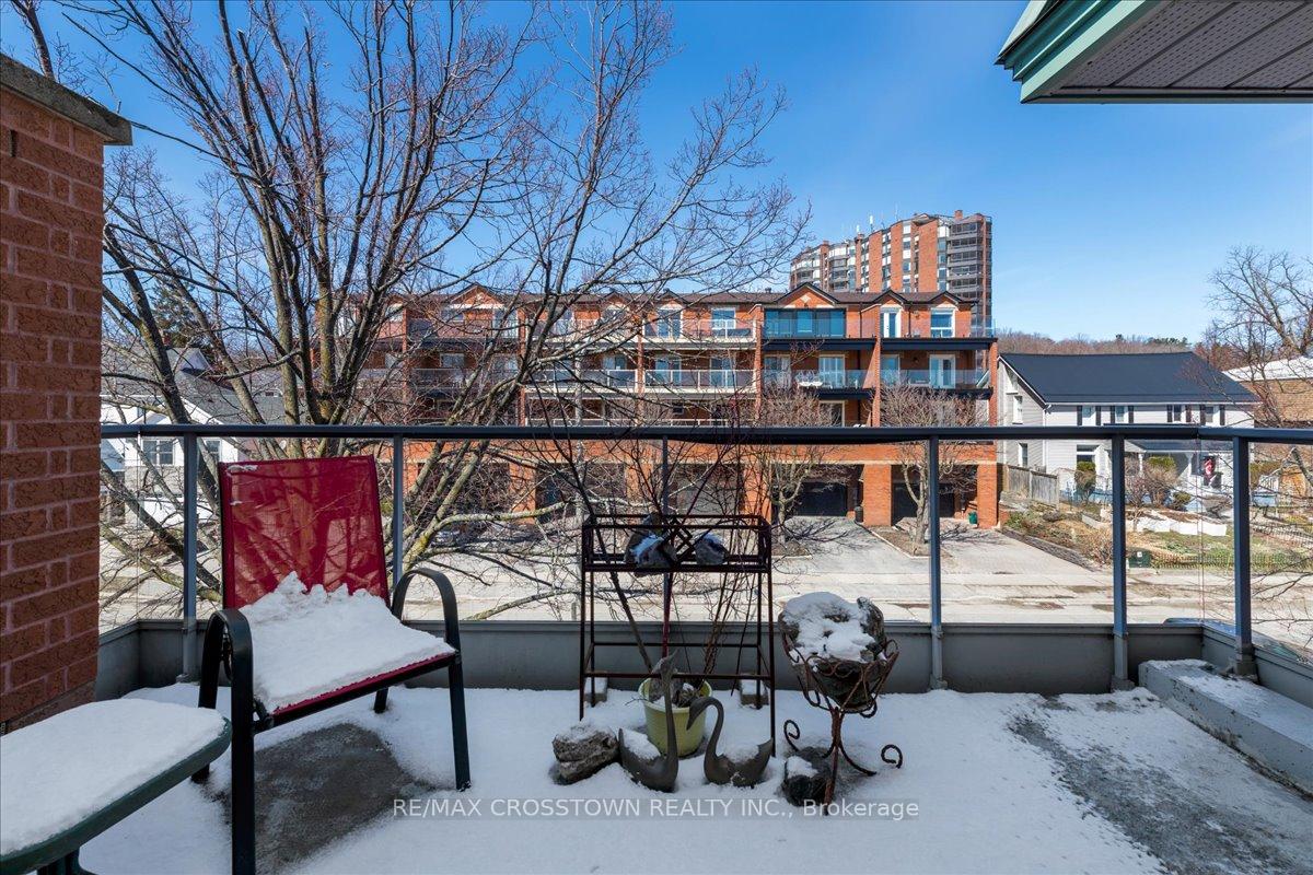 Photo 8 of Unit 301, 21 Kempenfelt Drive, Barrie, North Shore — HOMEH