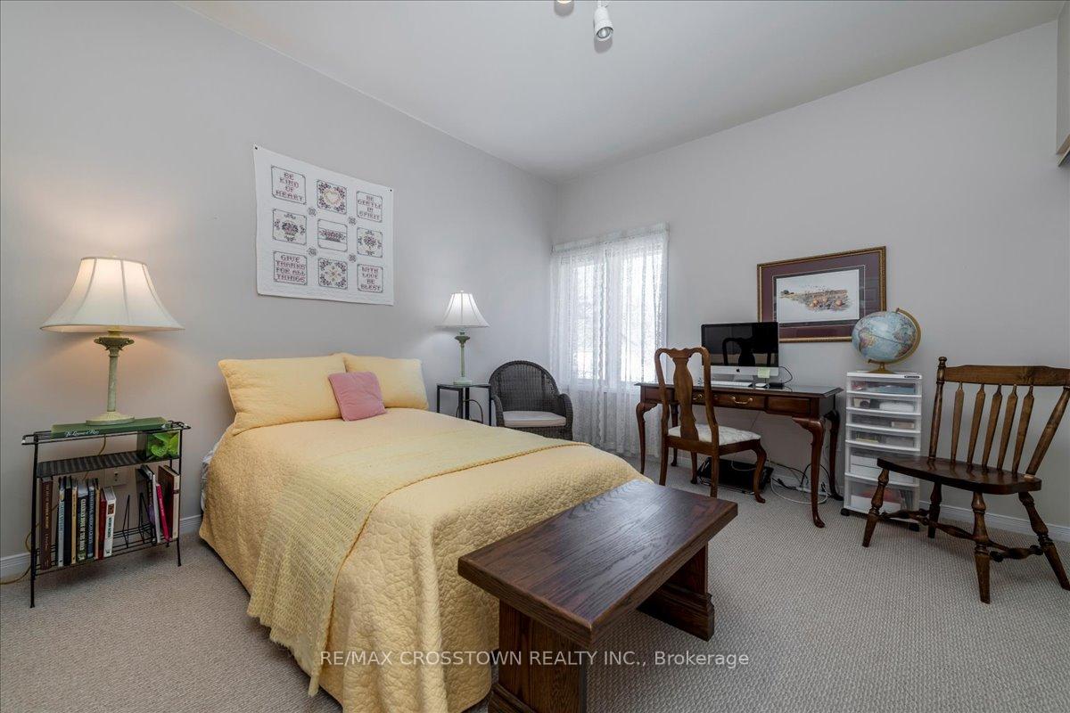 Photo 14 of Unit 301, 21 Kempenfelt Drive, Barrie, North Shore — HOMEH