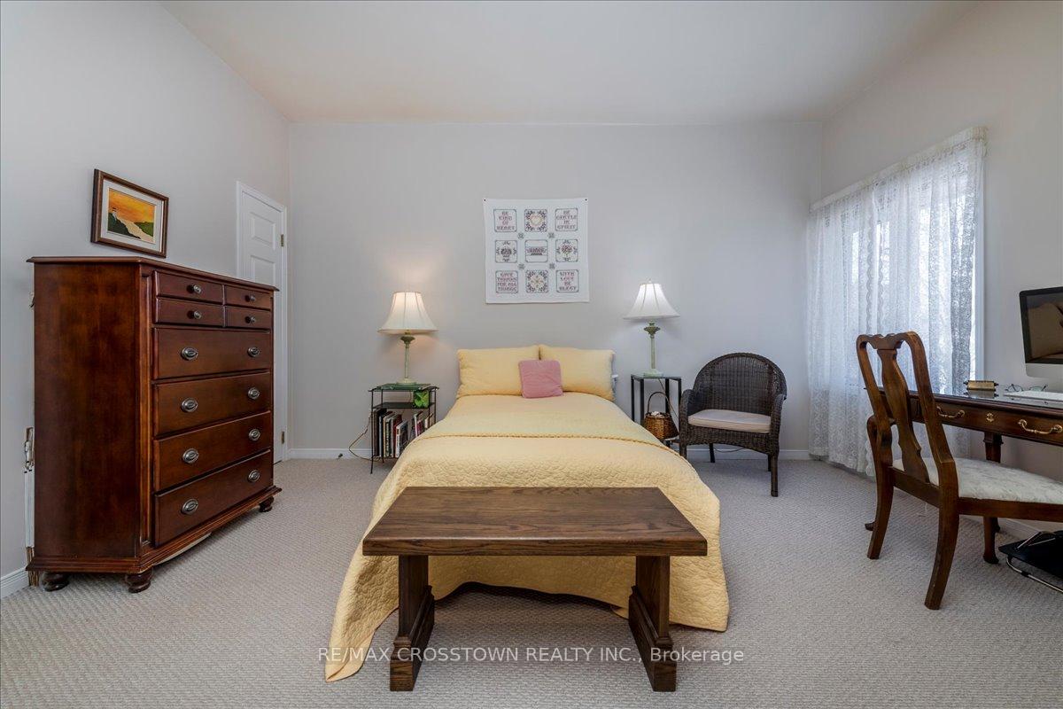 Photo 15 of Unit 301, 21 Kempenfelt Drive, Barrie, North Shore — HOMEH