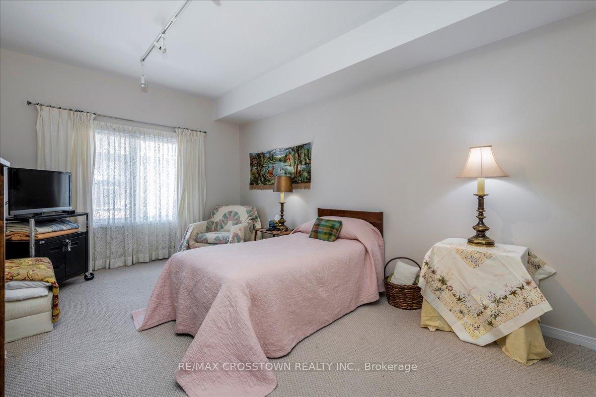Photo 17 of Unit 301, 21 Kempenfelt Drive, Barrie, North Shore — HOMEH