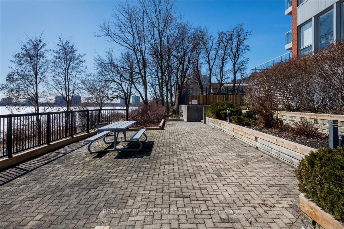 Photo 25 of Unit 301, 21 Kempenfelt Drive, Barrie, North Shore — HOMEH