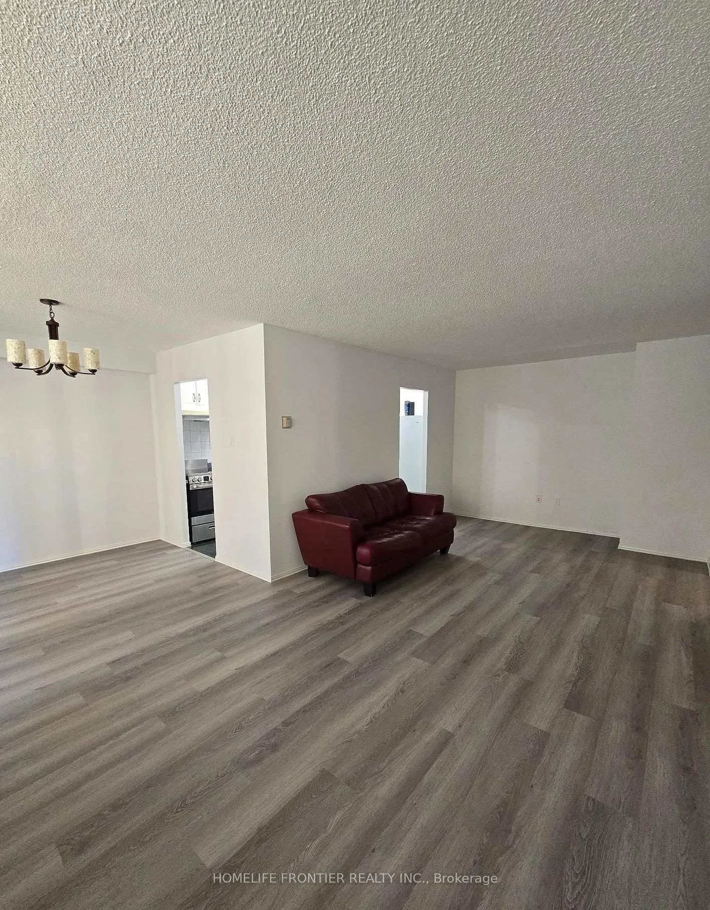 Photo 3 of Unit 205, 180 Dudley Avenue, Markham, Thornhill — HOMEH
