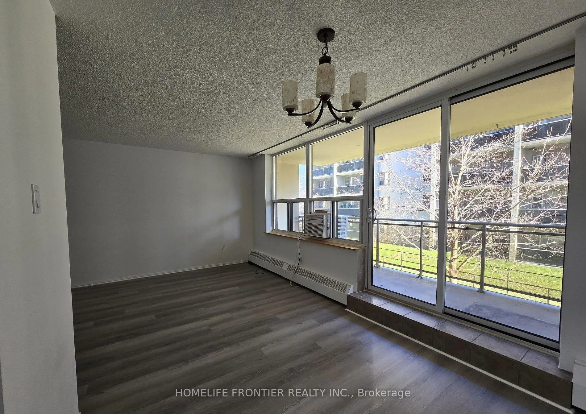 Photo 5 of Unit 205, 180 Dudley Avenue, Markham, Thornhill — HOMEH