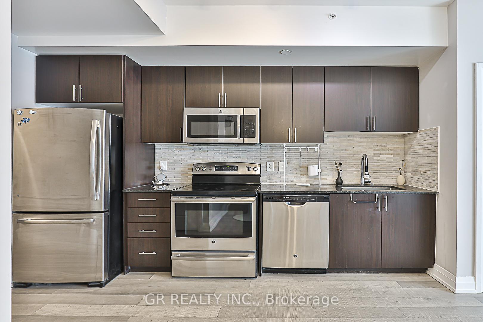 Photo 11 of Unit 910, 7167 Yonge Street, Markham, Grandview — HOMEH