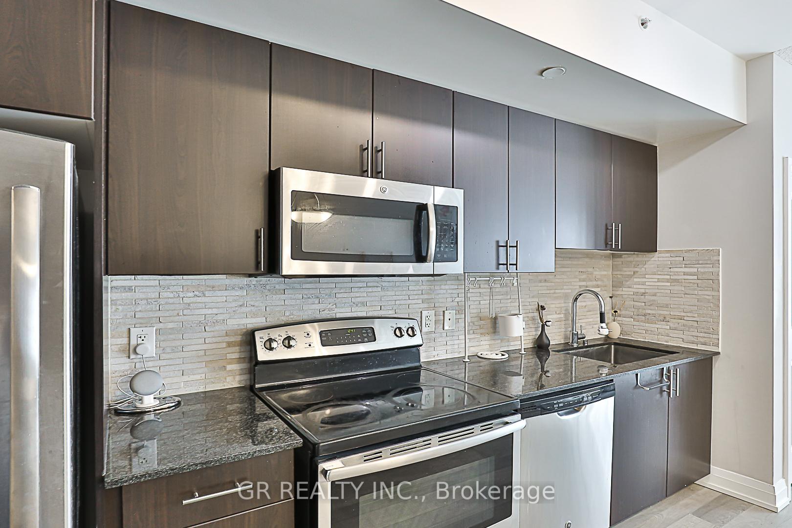 Photo 12 of Unit 910, 7167 Yonge Street, Markham, Grandview — HOMEH