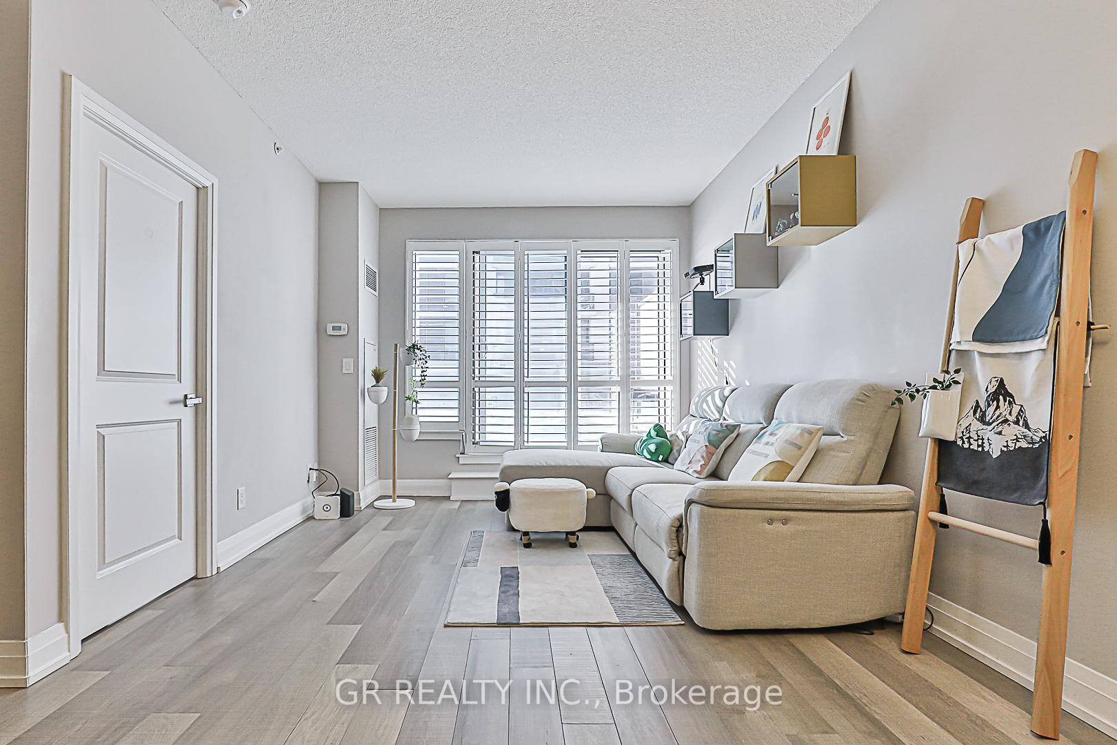 Photo 13 of Unit 910, 7167 Yonge Street, Markham, Grandview — HOMEH