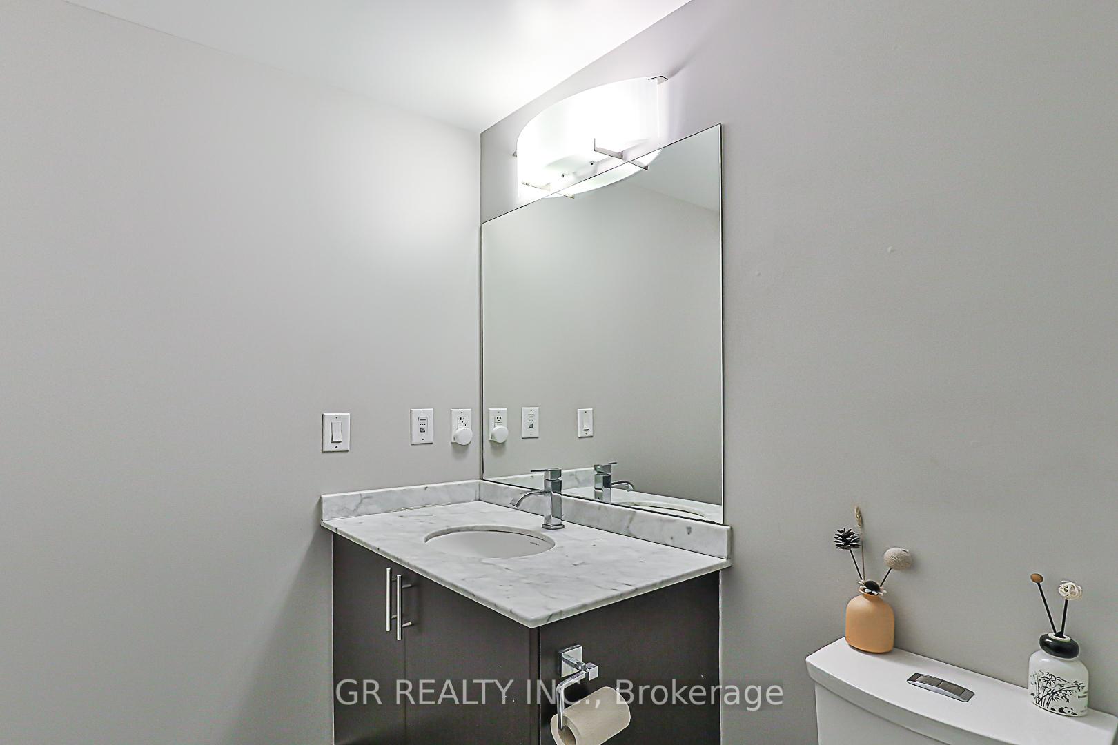 Photo 19 of Unit 910, 7167 Yonge Street, Markham, Grandview — HOMEH