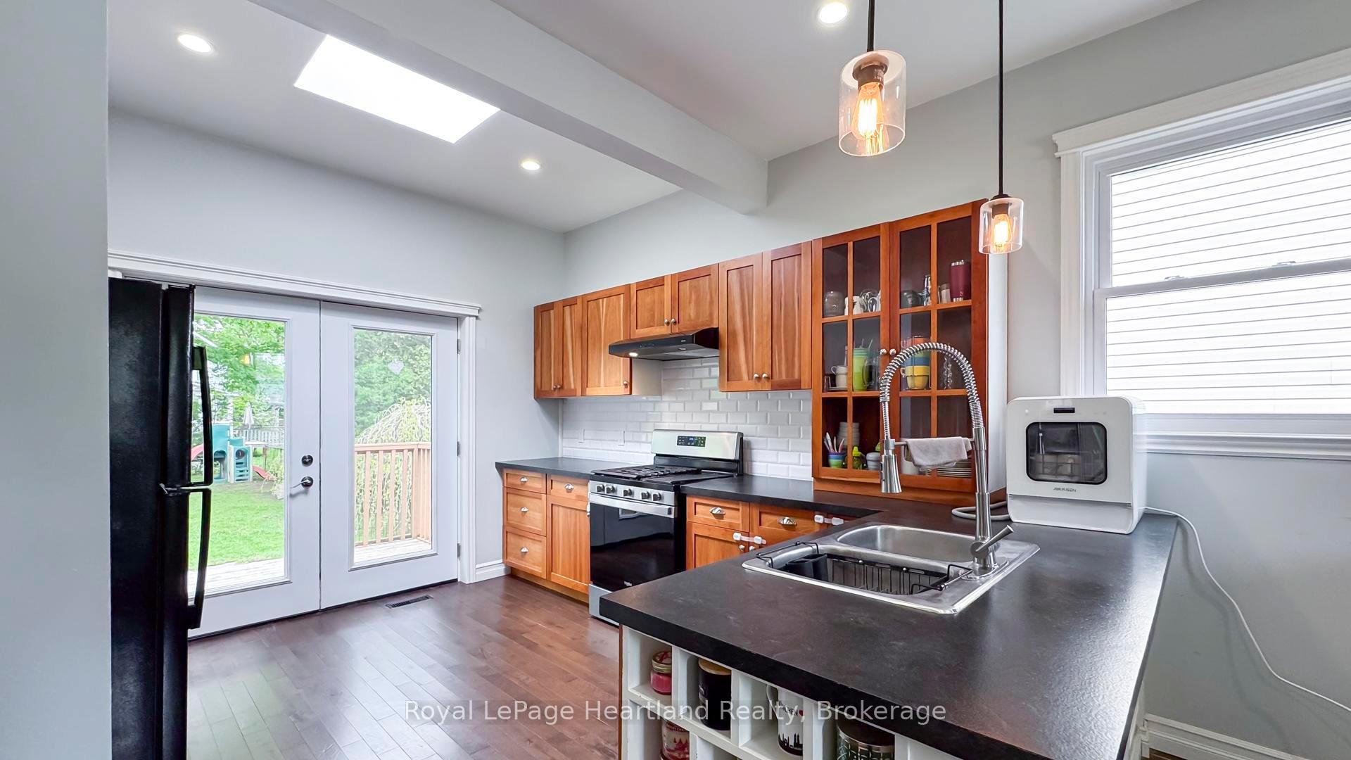 Photo 10 of 134 Townsend Street, Central Huron, Clinton — HOMEH