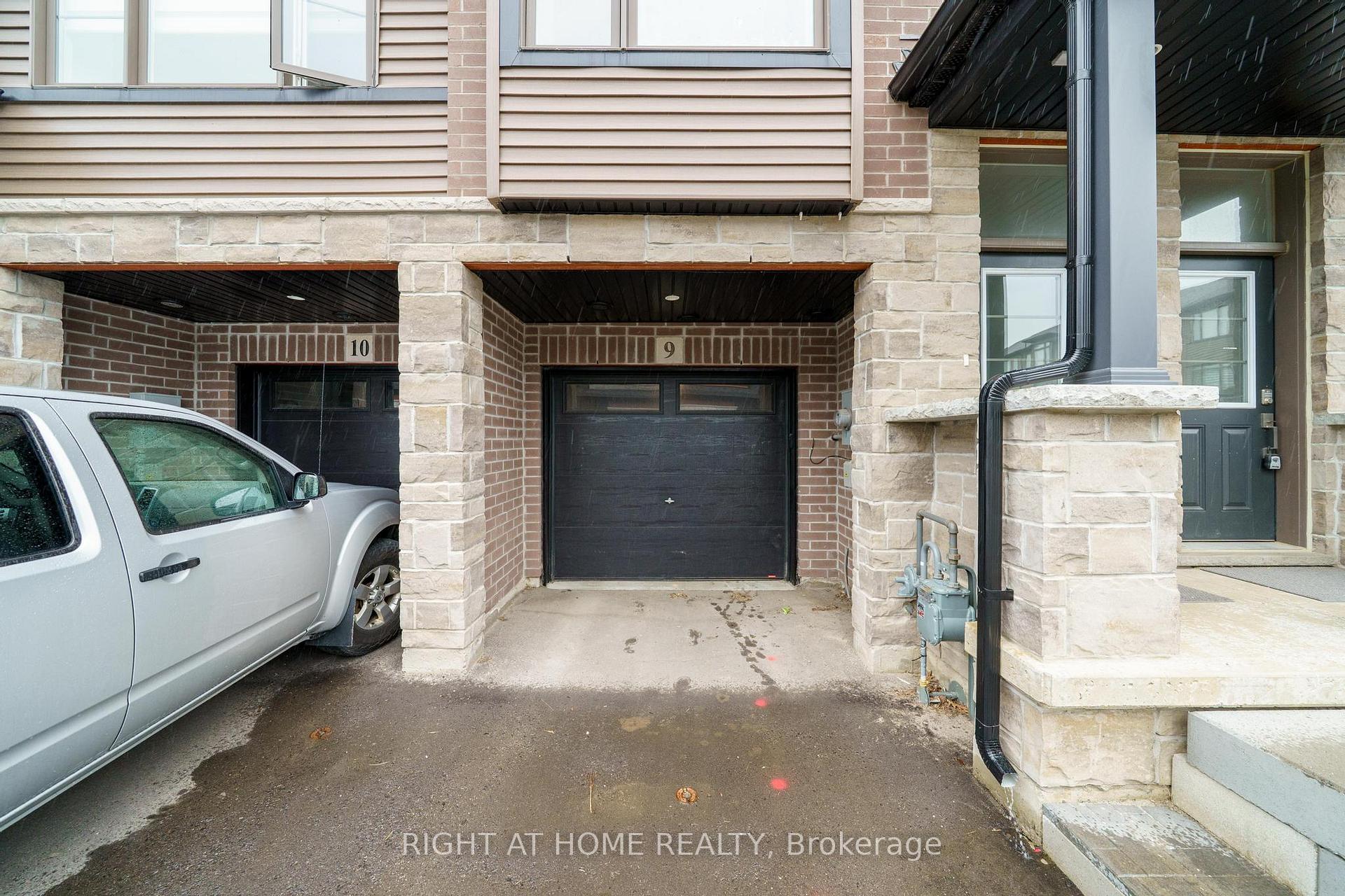 Photo 3 of Unit 9, 120 Court Drive, Brant, Paris — HOMEH