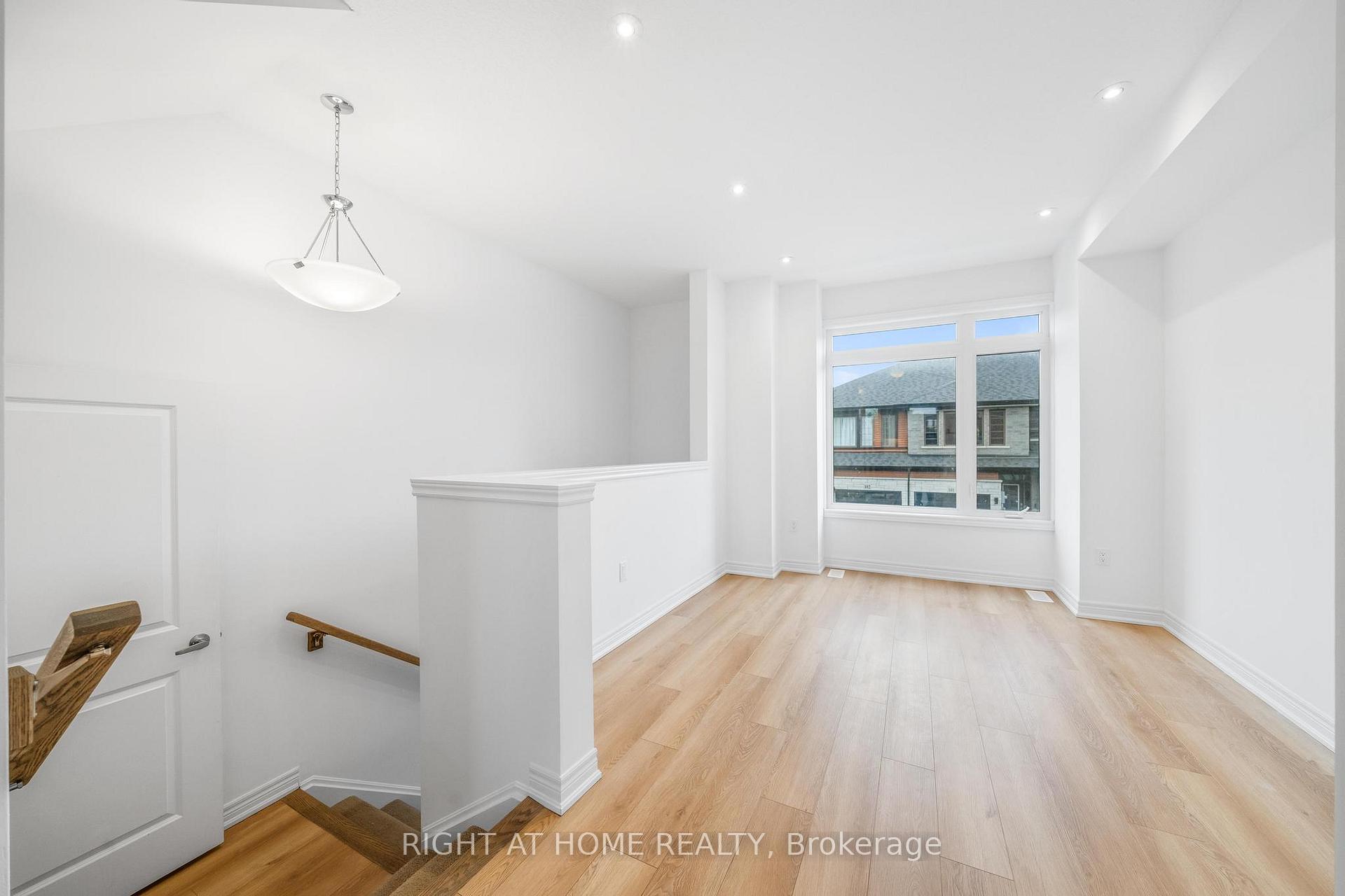 Photo 5 of Unit 9, 120 Court Drive, Brant, Paris — HOMEH