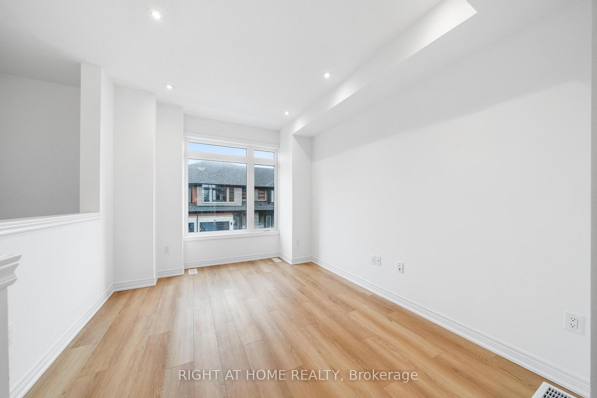 Photo 6 of Unit 9, 120 Court Drive, Brant, Paris — HOMEH