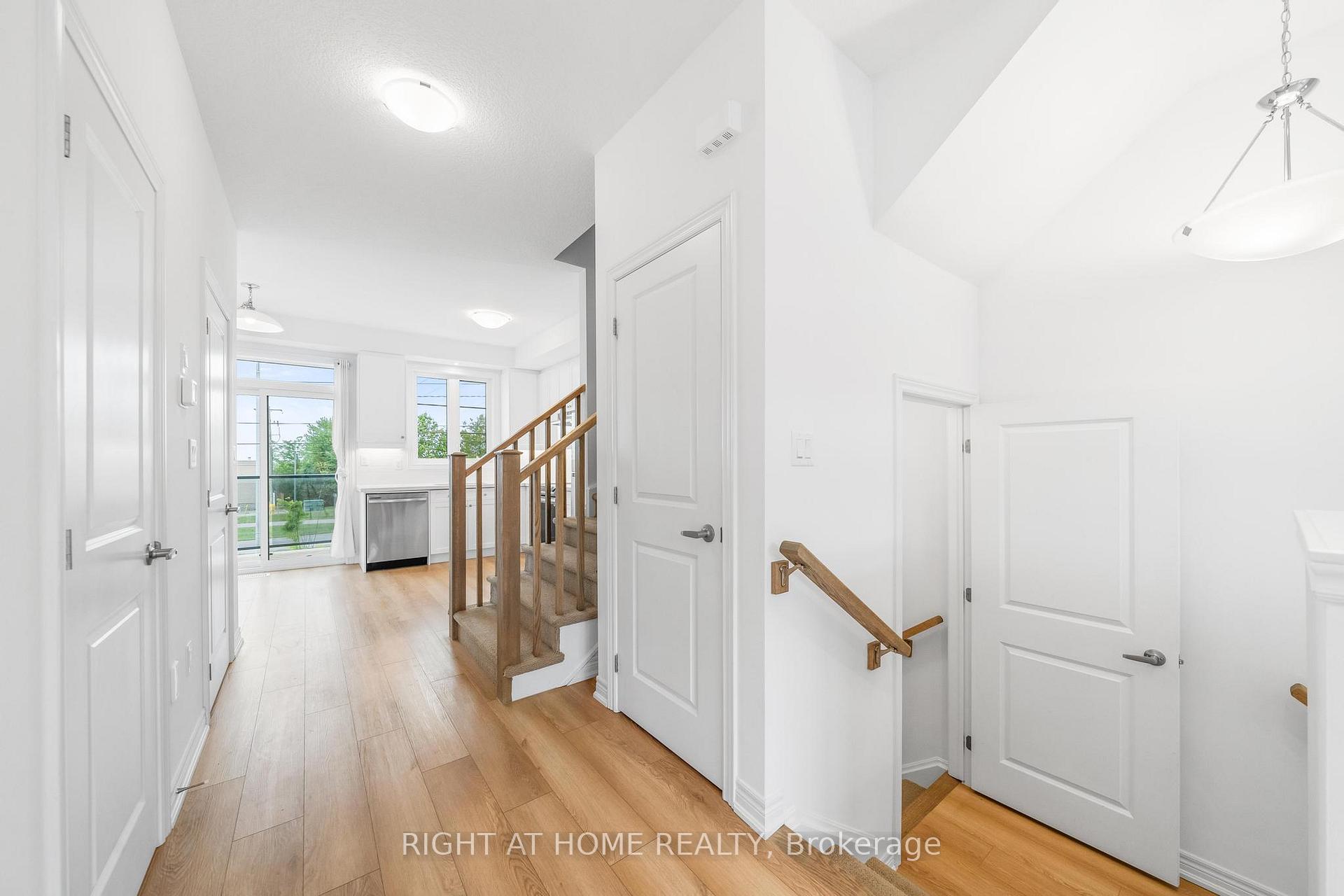 Photo 8 of Unit 9, 120 Court Drive, Brant, Paris — HOMEH