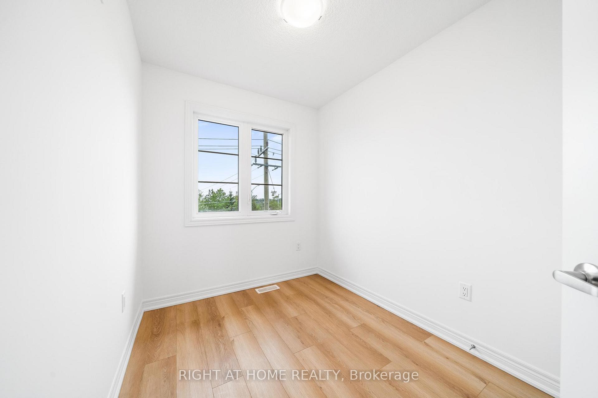 Photo 27 of Unit 9, 120 Court Drive, Brant, Paris — HOMEH